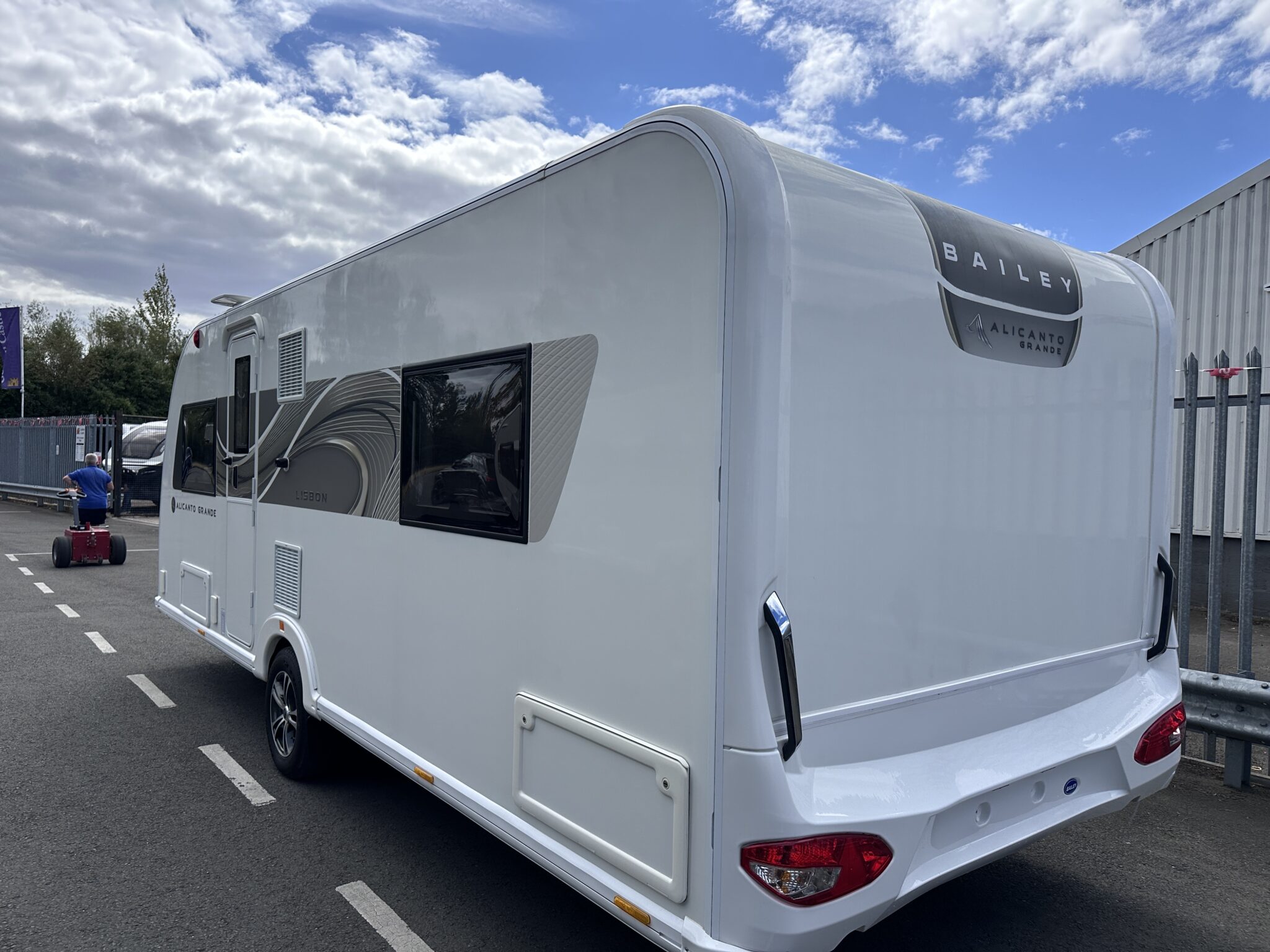 Bailey Alicanto Grande Lisbon – 2022 Caravan - Image 8