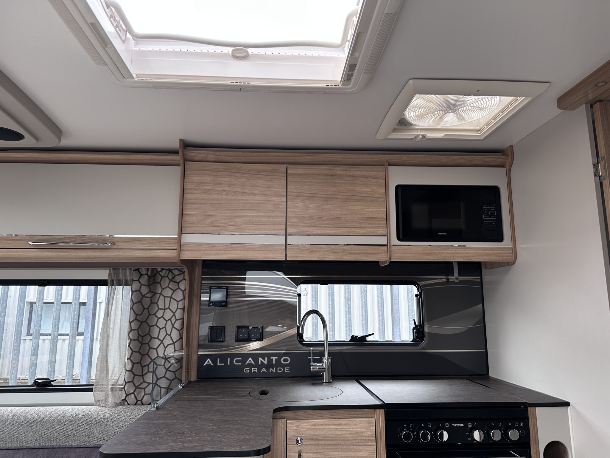 Bailey Alicanto Grande Lisbon – 2022 Caravan - Image 37