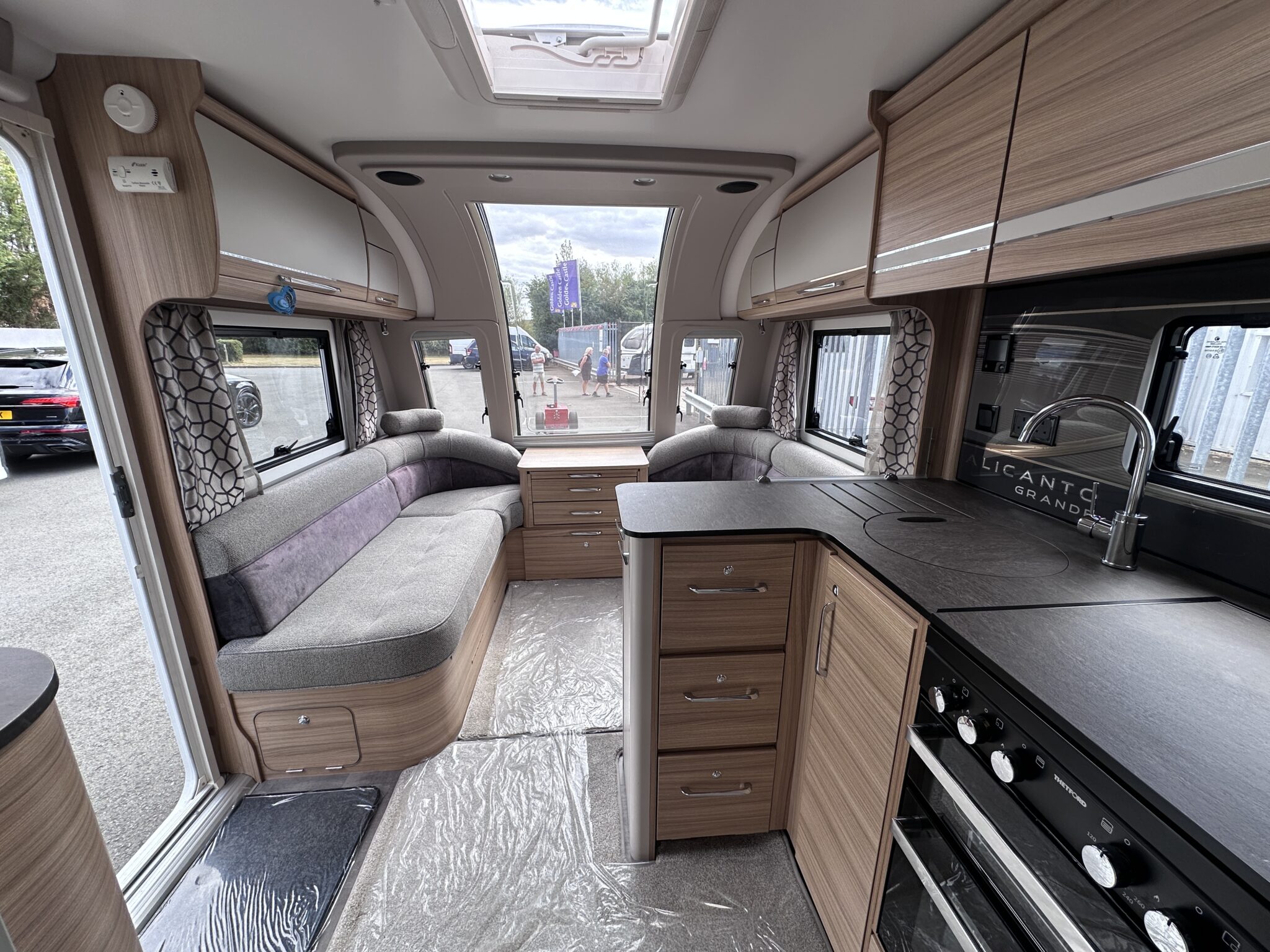 Bailey Alicanto Grande Lisbon – 2022 Caravan - Image 39