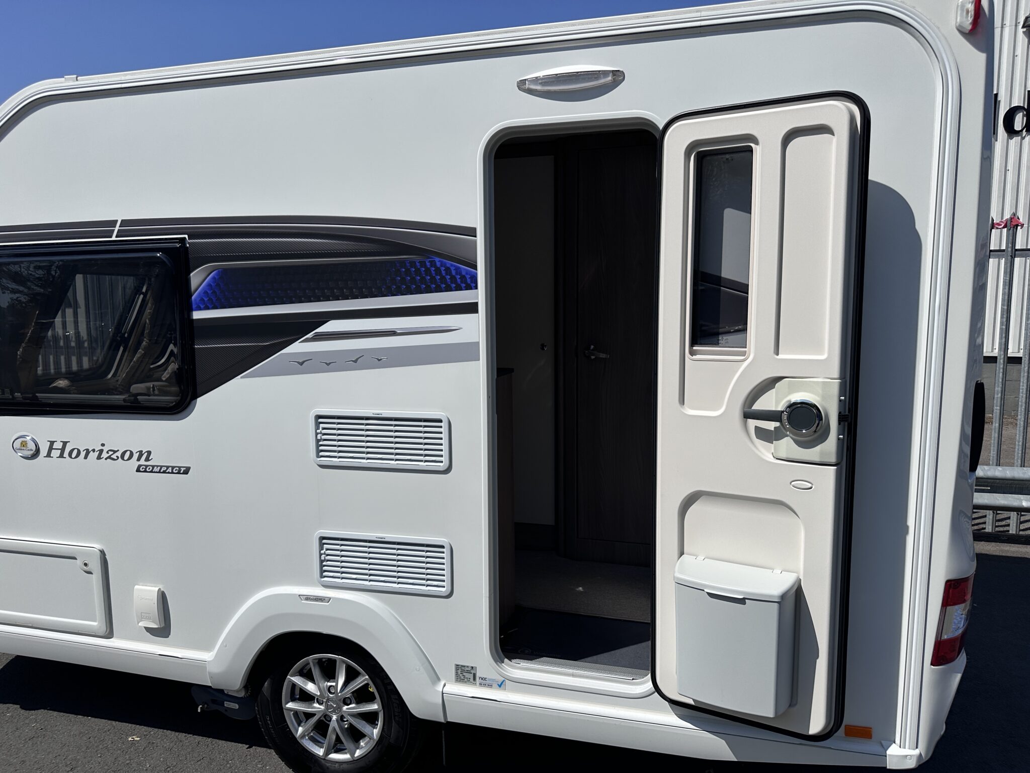 Swift Horizon Compact – 2023 Caravan - Image 10