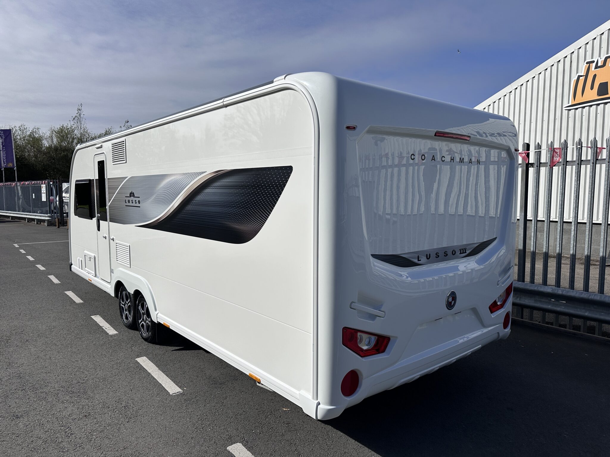Coachman Lusso III — 2027 Season - Image 6
