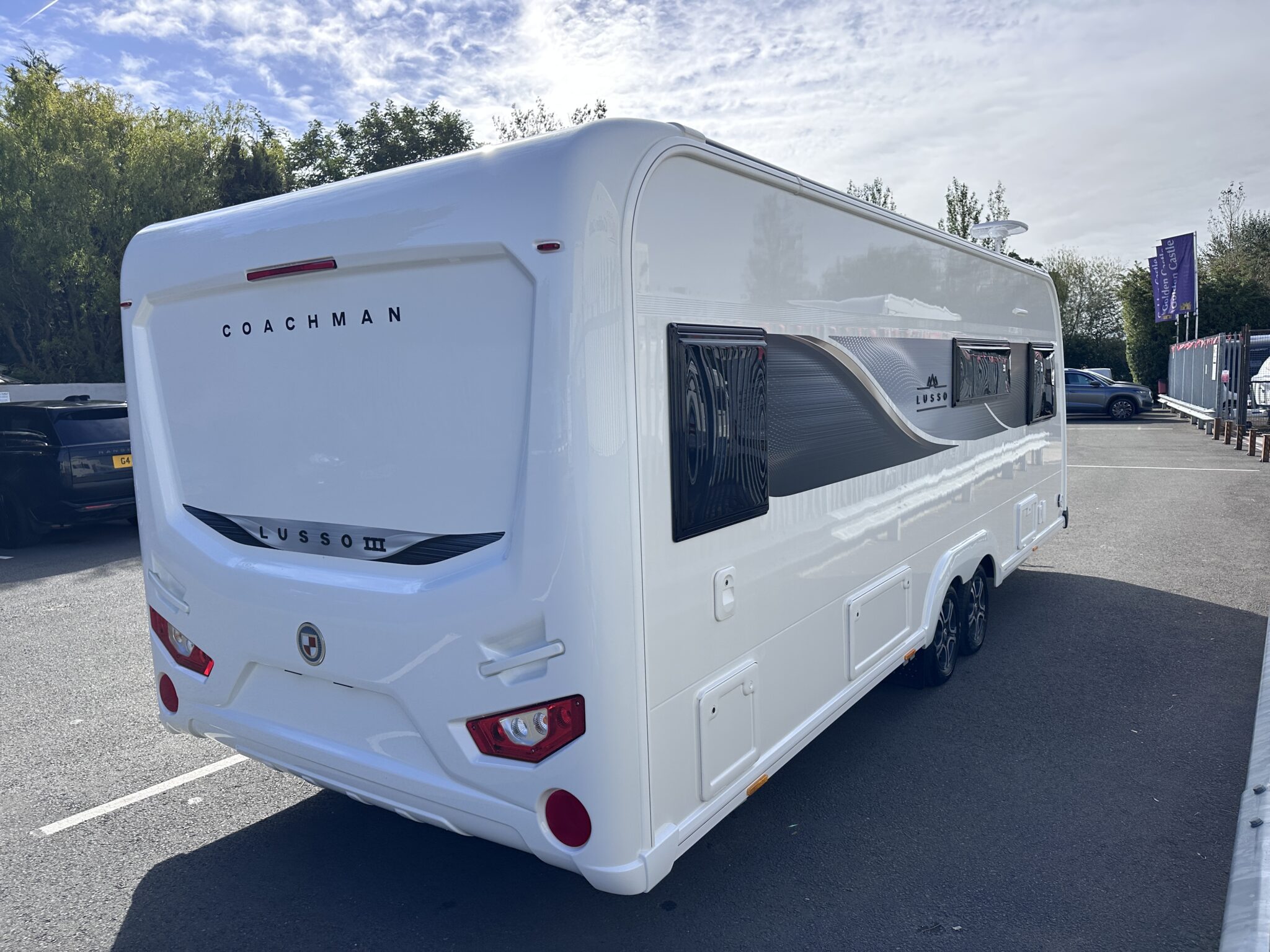 Coachman Lusso III — 2027 Season - Image 29