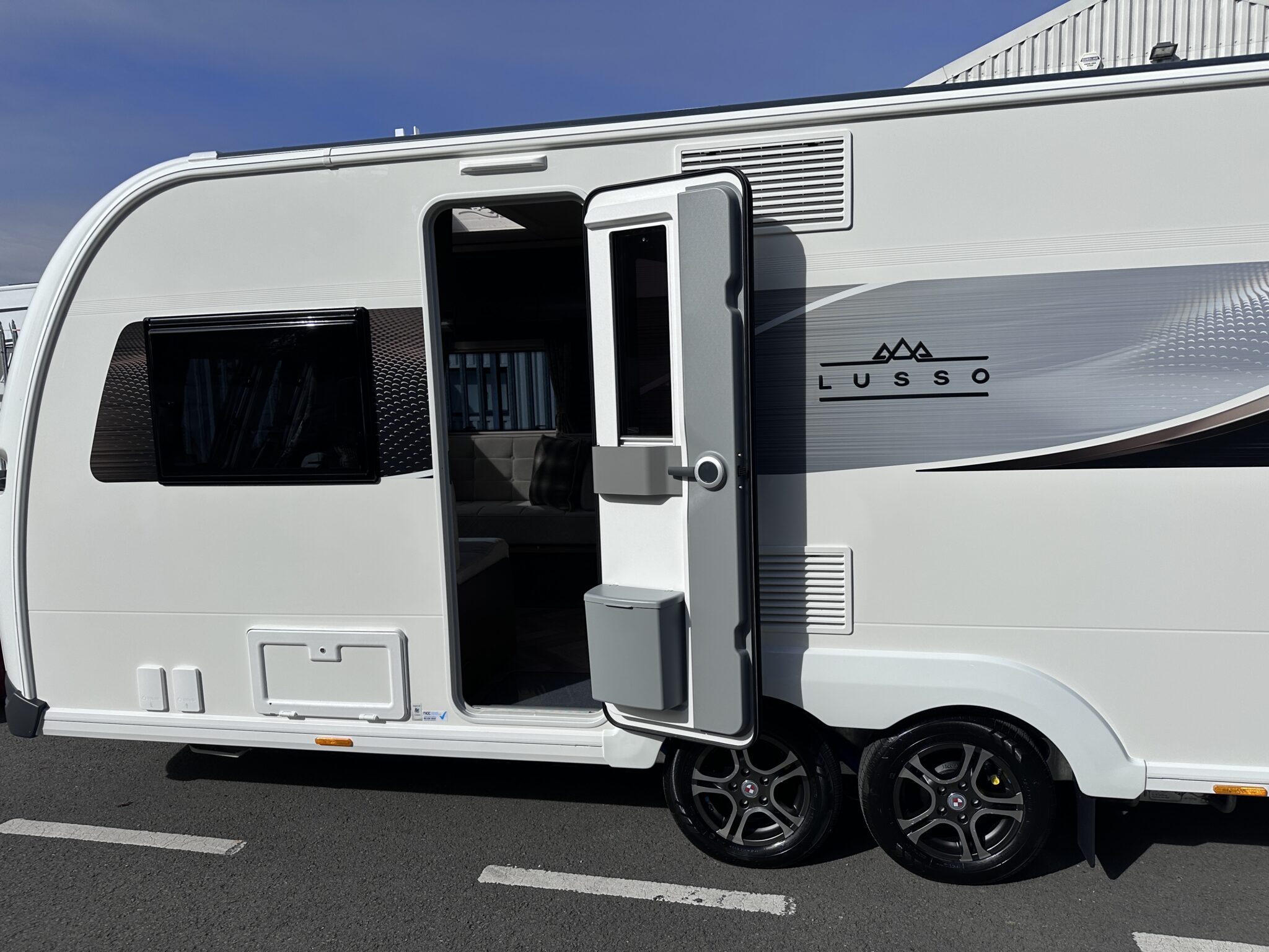 Coachman Lusso III — 2027 Season - Image 33