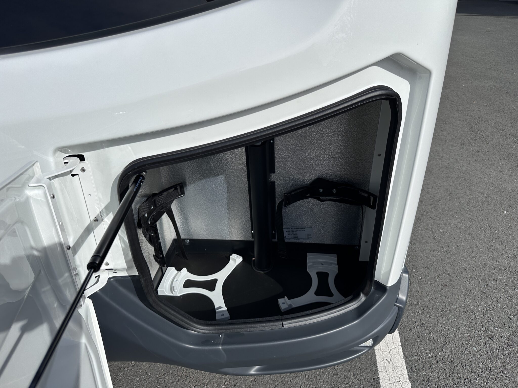Coachman Lusso III — 2027 Season - Image 37