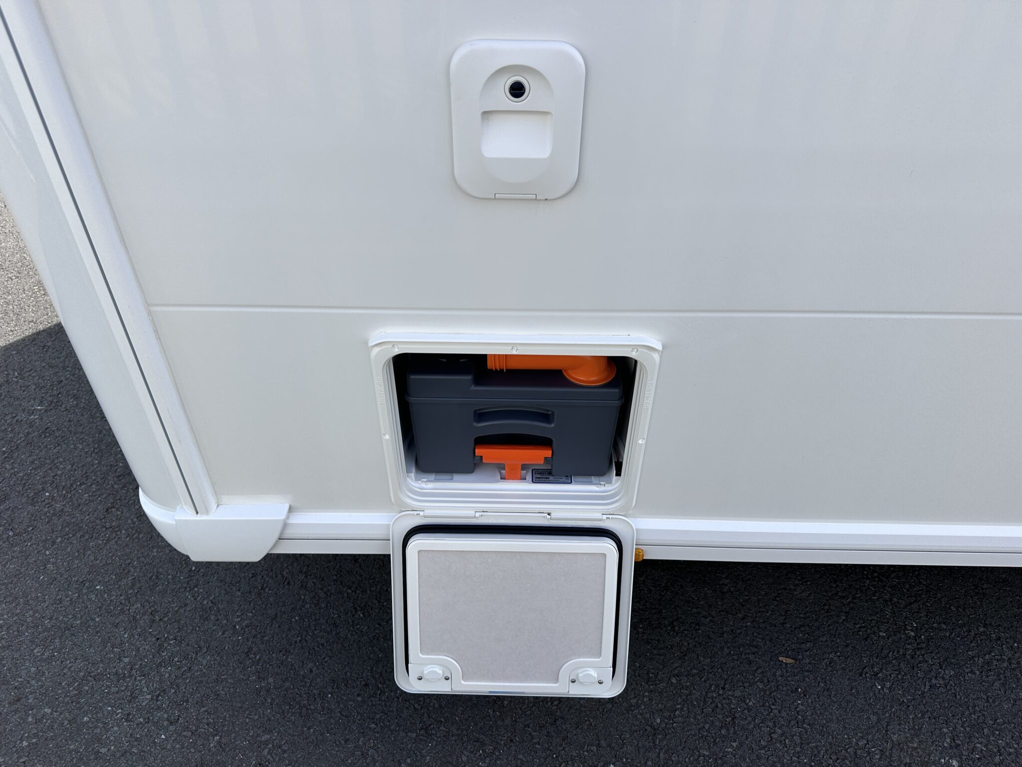 Coachman Lusso III — 2027 Season - Image 45