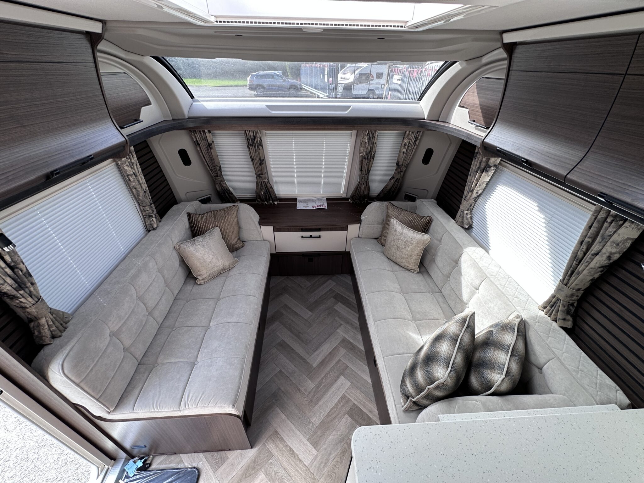 Coachman Lusso III — 2027 Season - Image 48