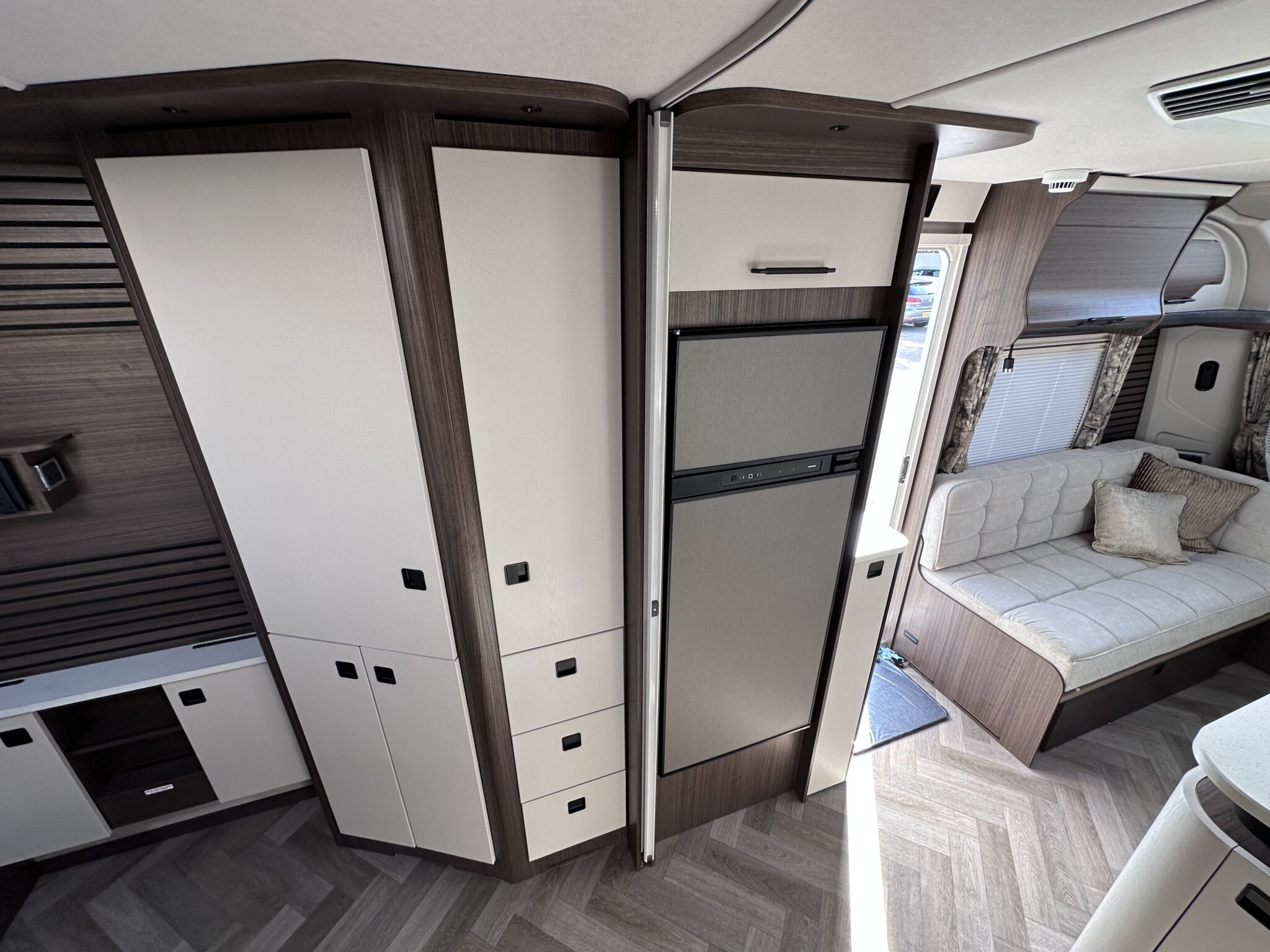 Coachman Lusso III — 2027 Season - Image 52