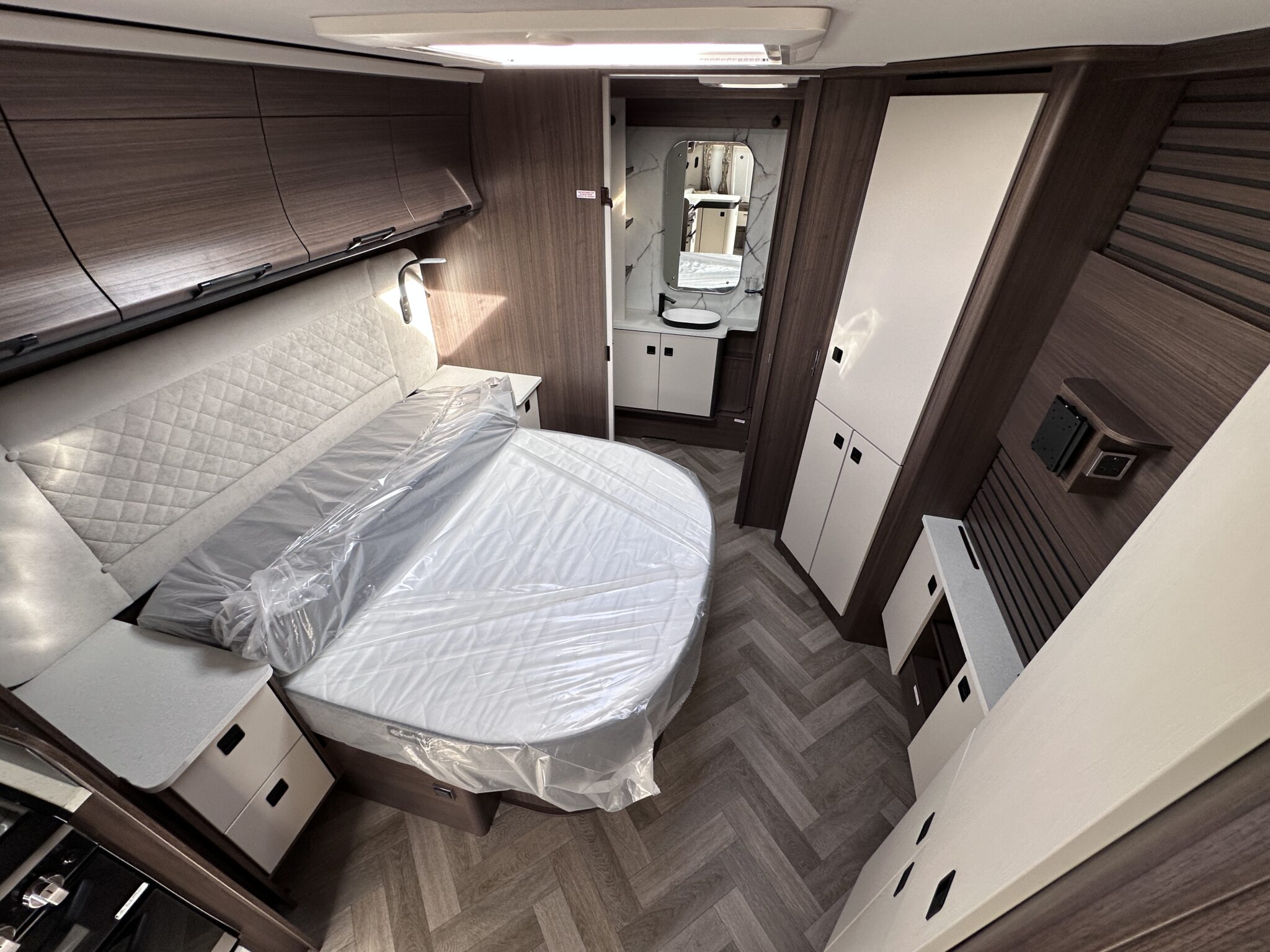 Coachman Lusso III — 2027 Season - Image 53