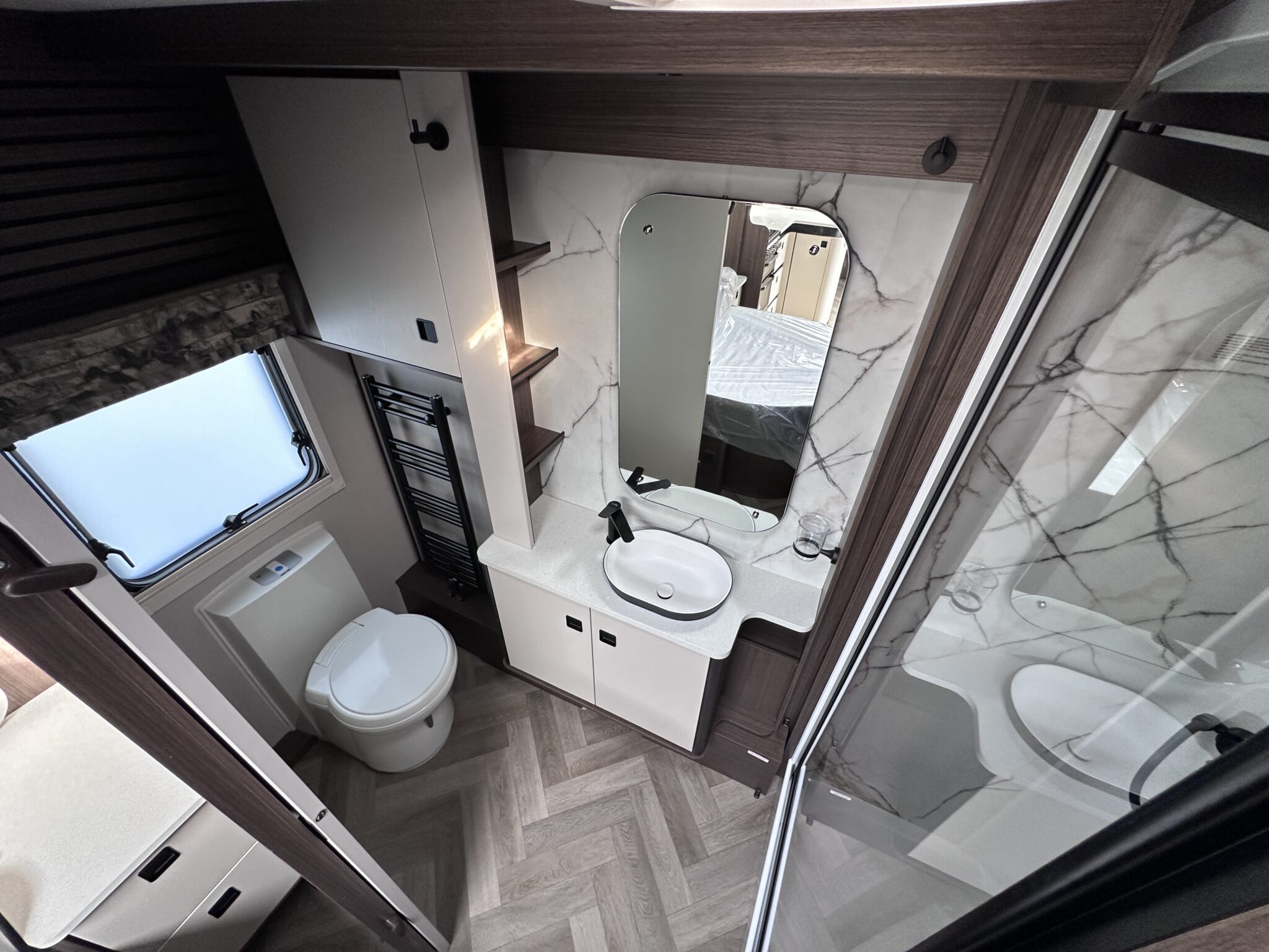 Coachman Lusso III — 2027 Season - Image 54