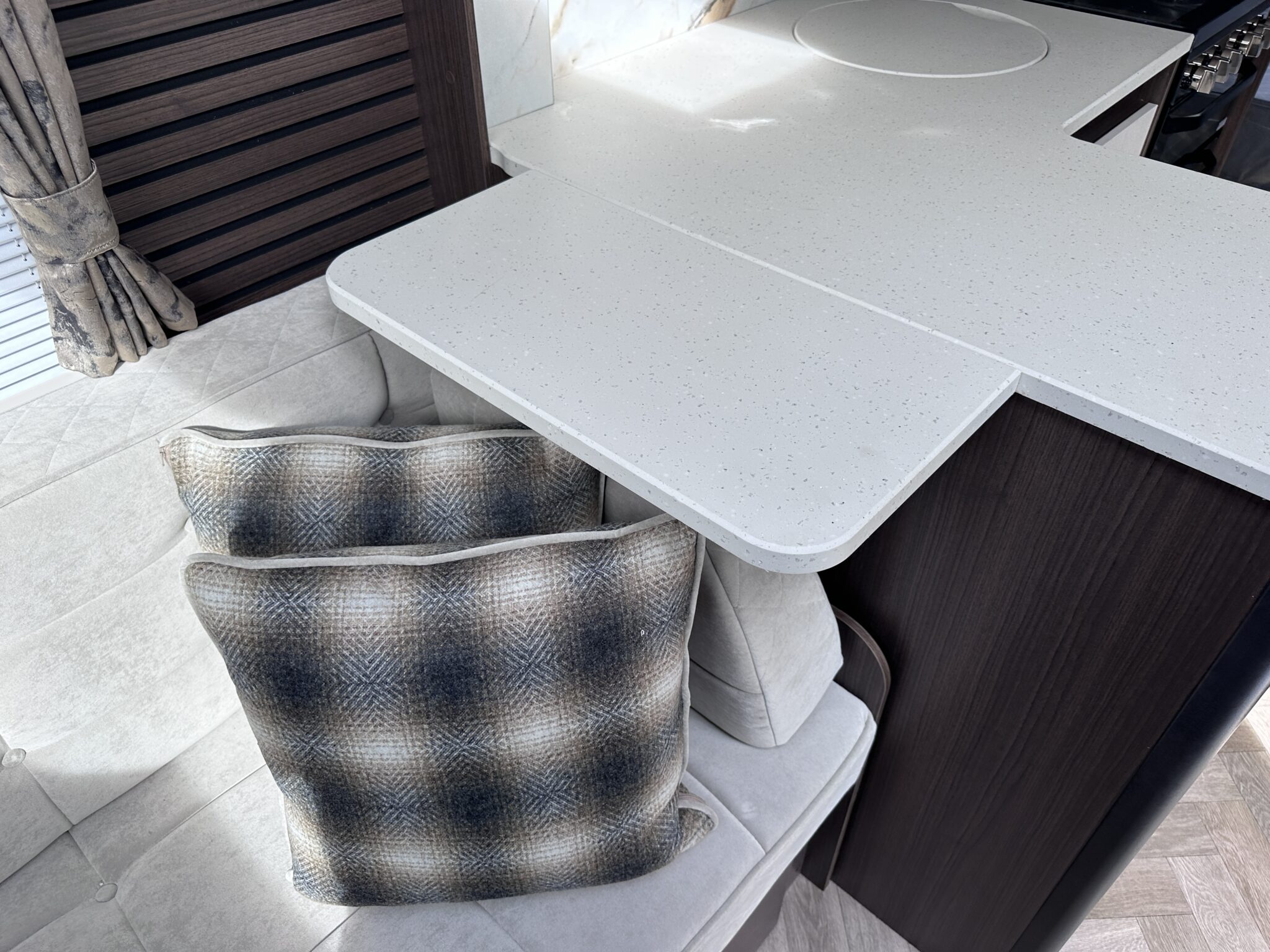 Coachman Lusso III — 2027 Season - Image 74
