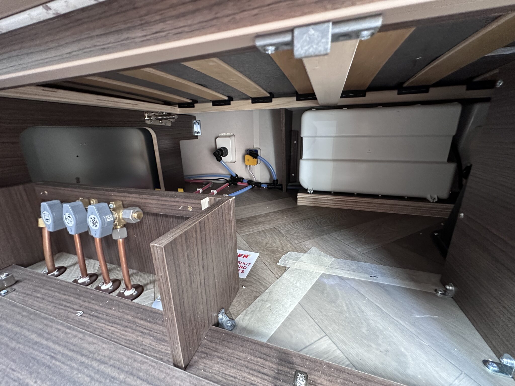 Coachman Lusso III — 2027 Season - Image 79
