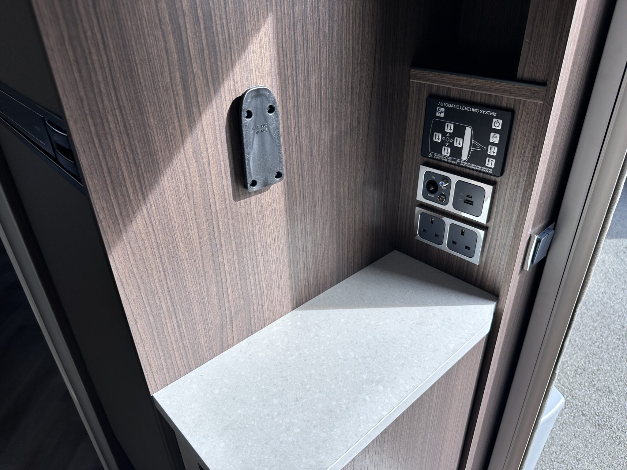 Coachman Lusso III — 2027 Season - Image 96