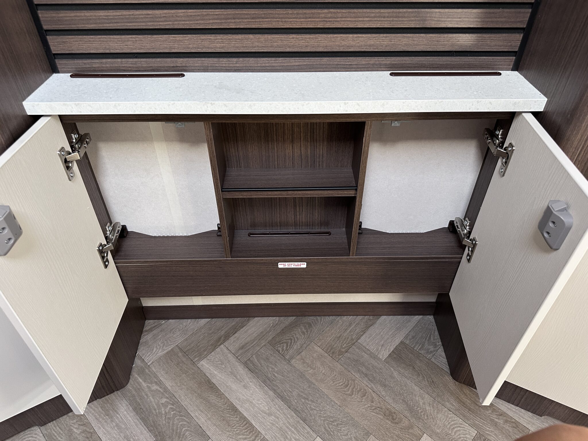 Coachman Lusso III — 2027 Season - Image 112