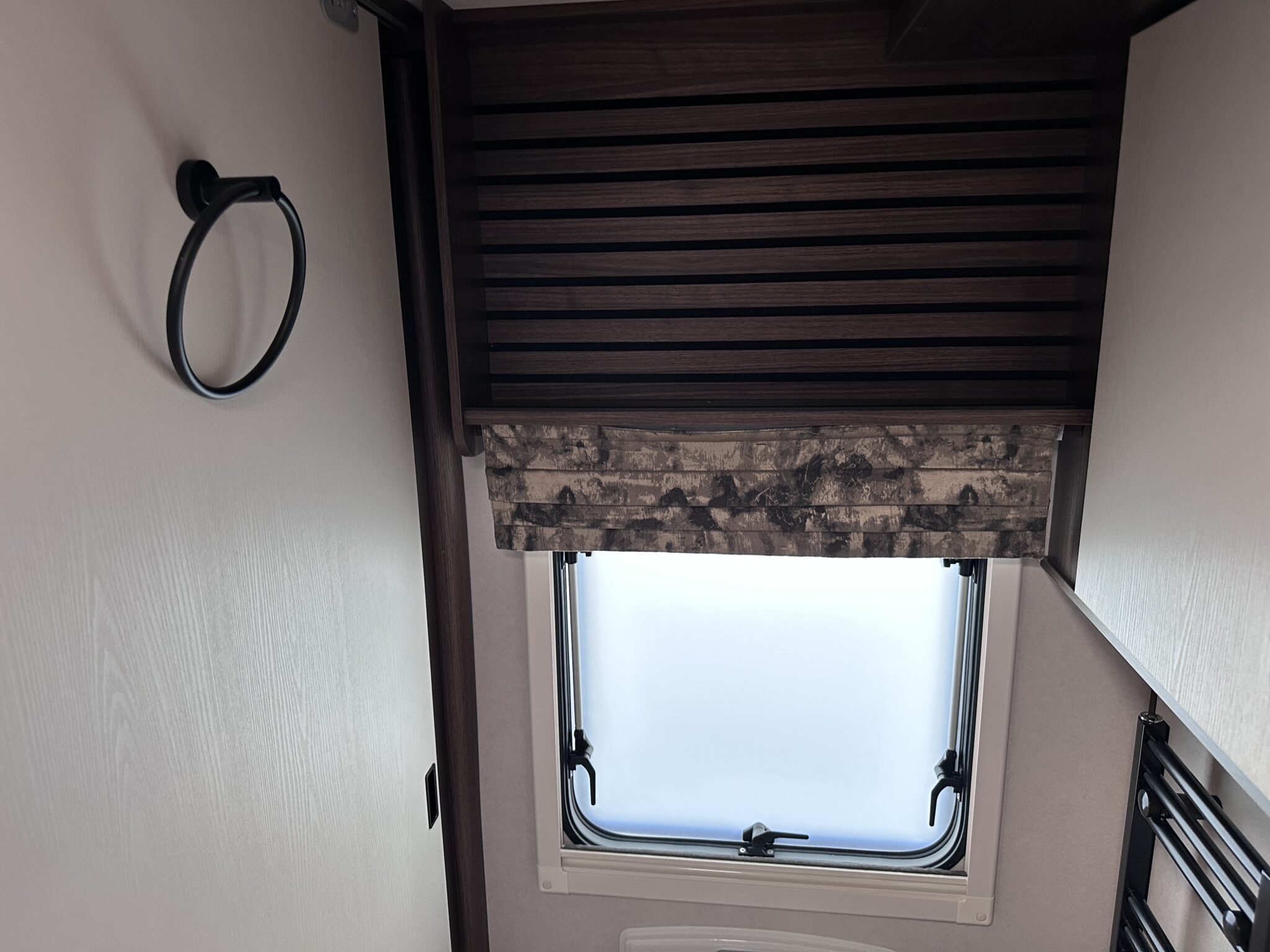 Coachman Lusso III — 2027 Season - Image 123