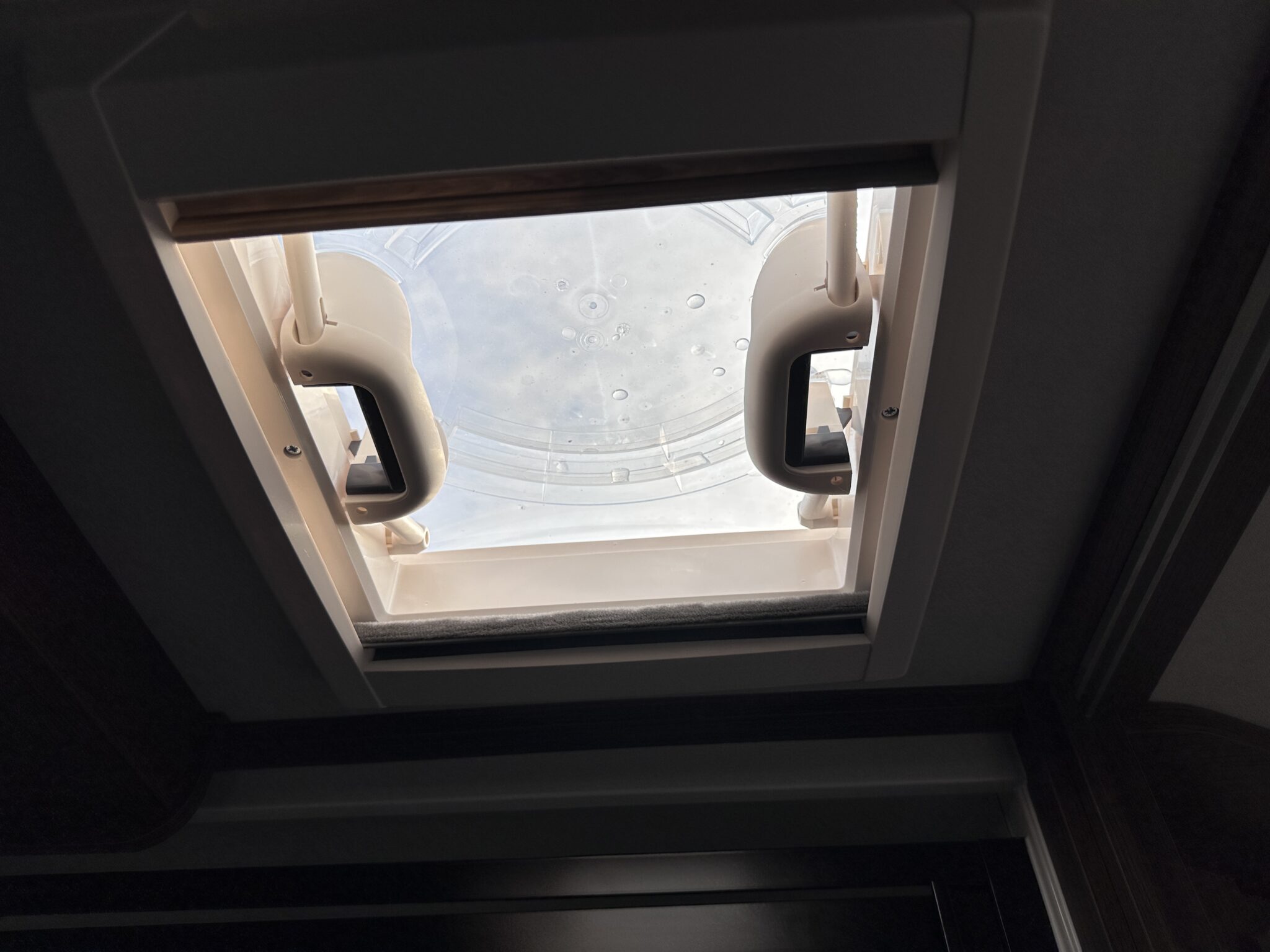 Coachman Lusso III — 2027 Season - Image 127