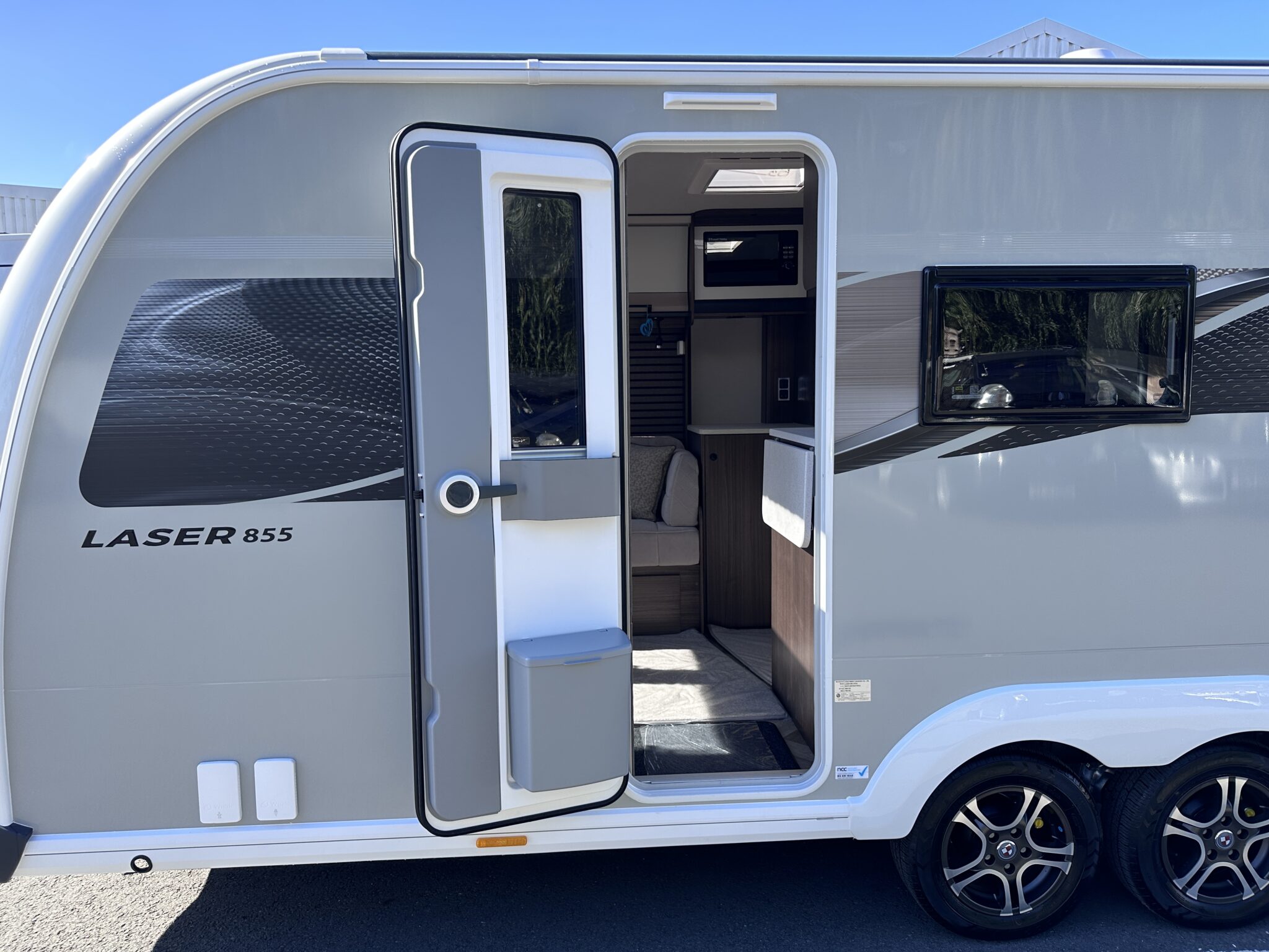 Coachman Laser 855 Xtra — 2027 Season - Image 38