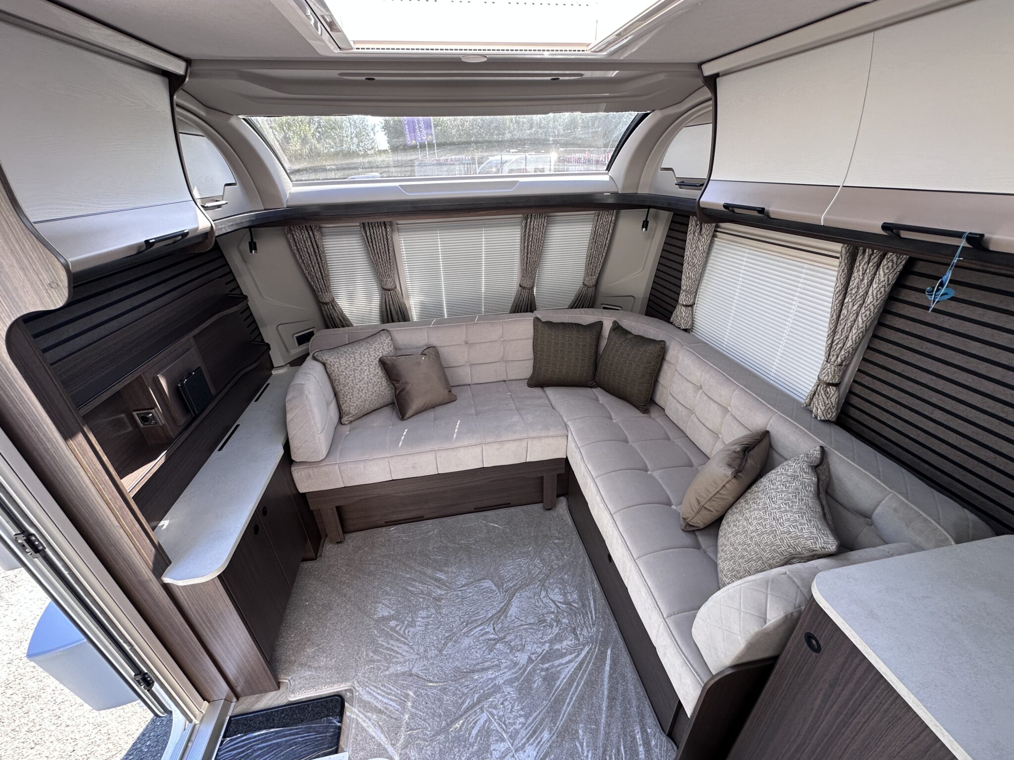 Coachman Laser 855 Xtra — 2027 Season - Image 52