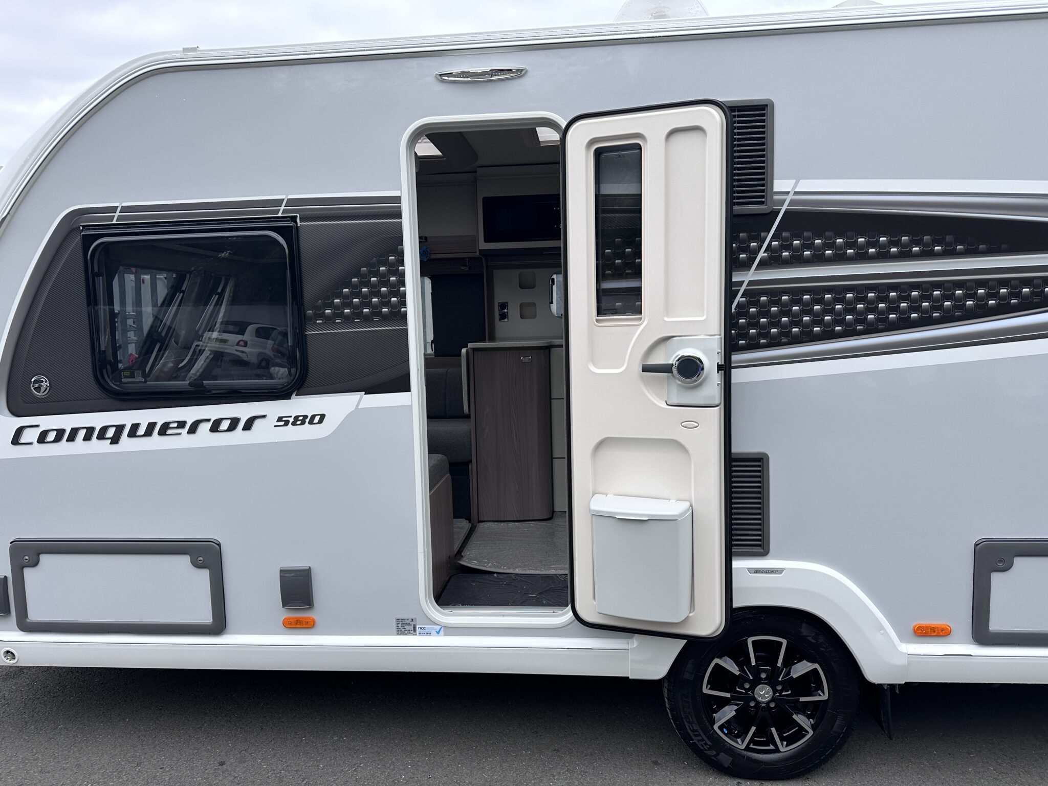 Swift Conqueror 580 — 2027 Season - Image 10