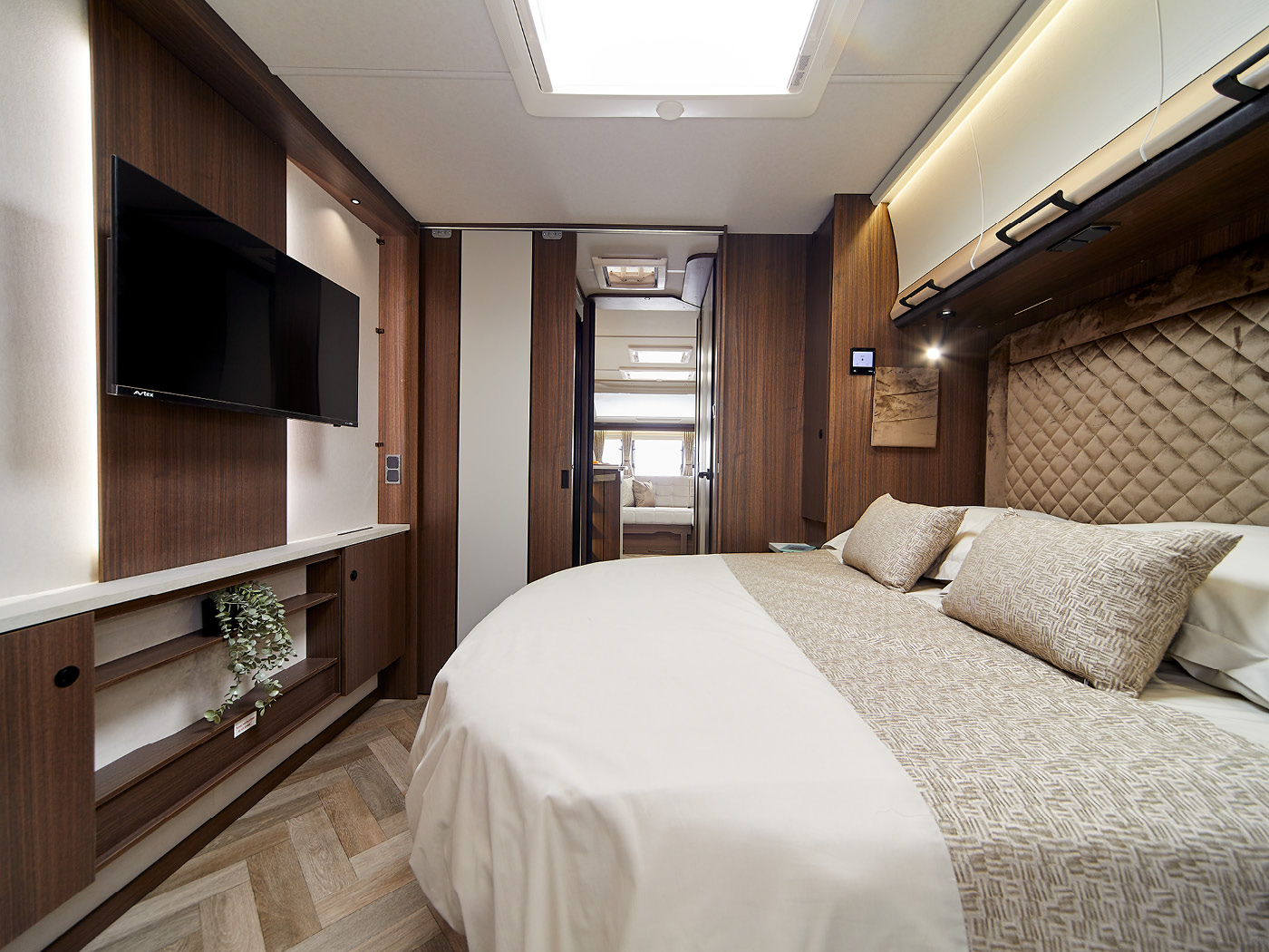 Coachman Laser 855 Xtra — 2027 Season - Image 12
