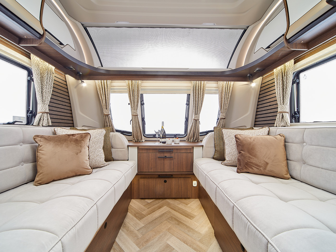 Coachman Laser 875 Xtra — 2027 Season - Image 3