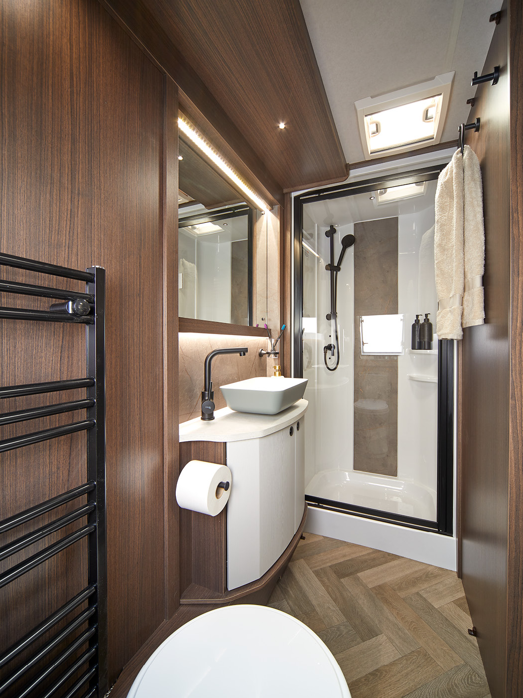 Coachman Laser 875 Xtra — 2027 Season - Image 7