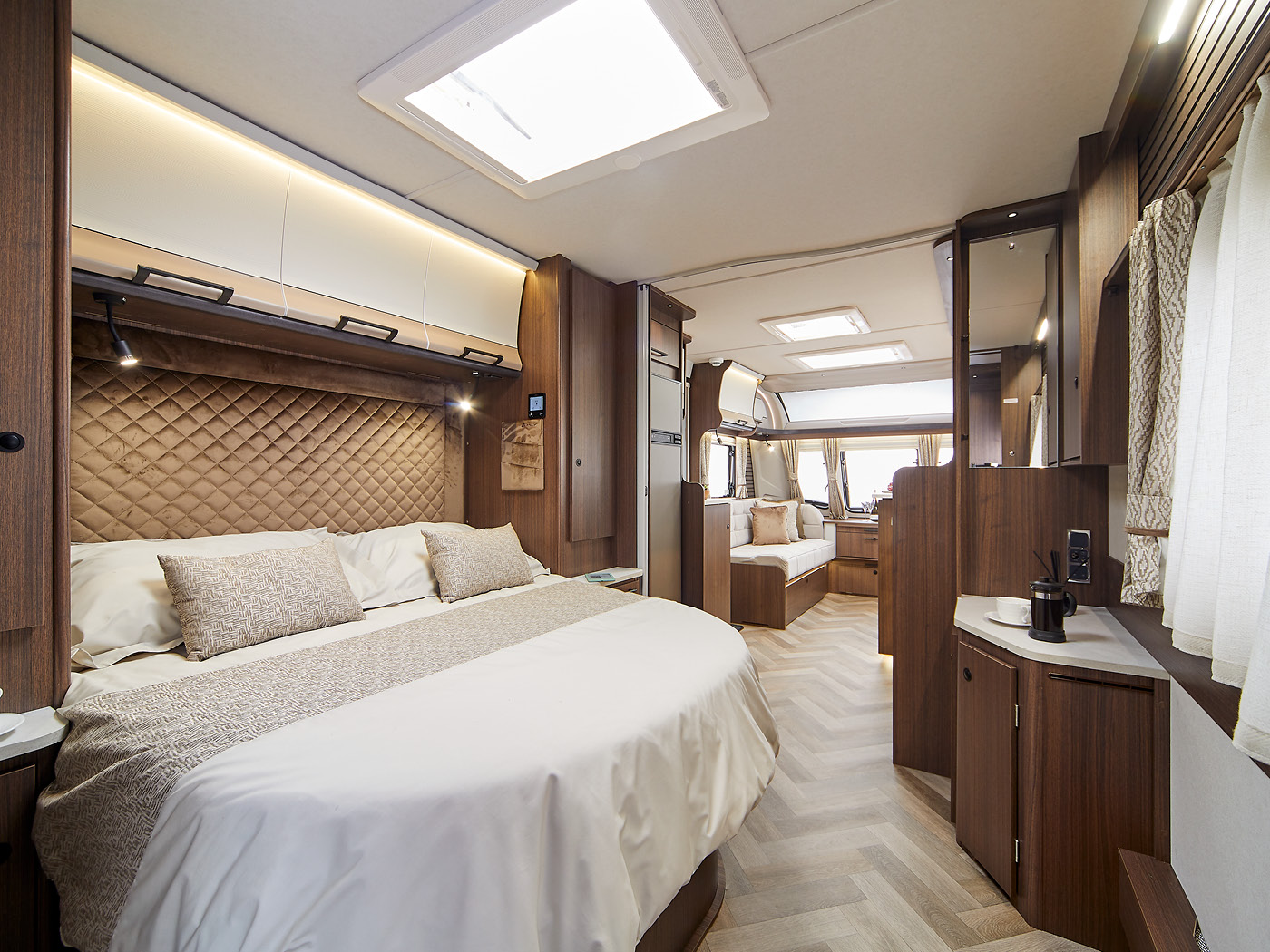 Coachman Laser 875 Xtra — 2027 Season - Image 8