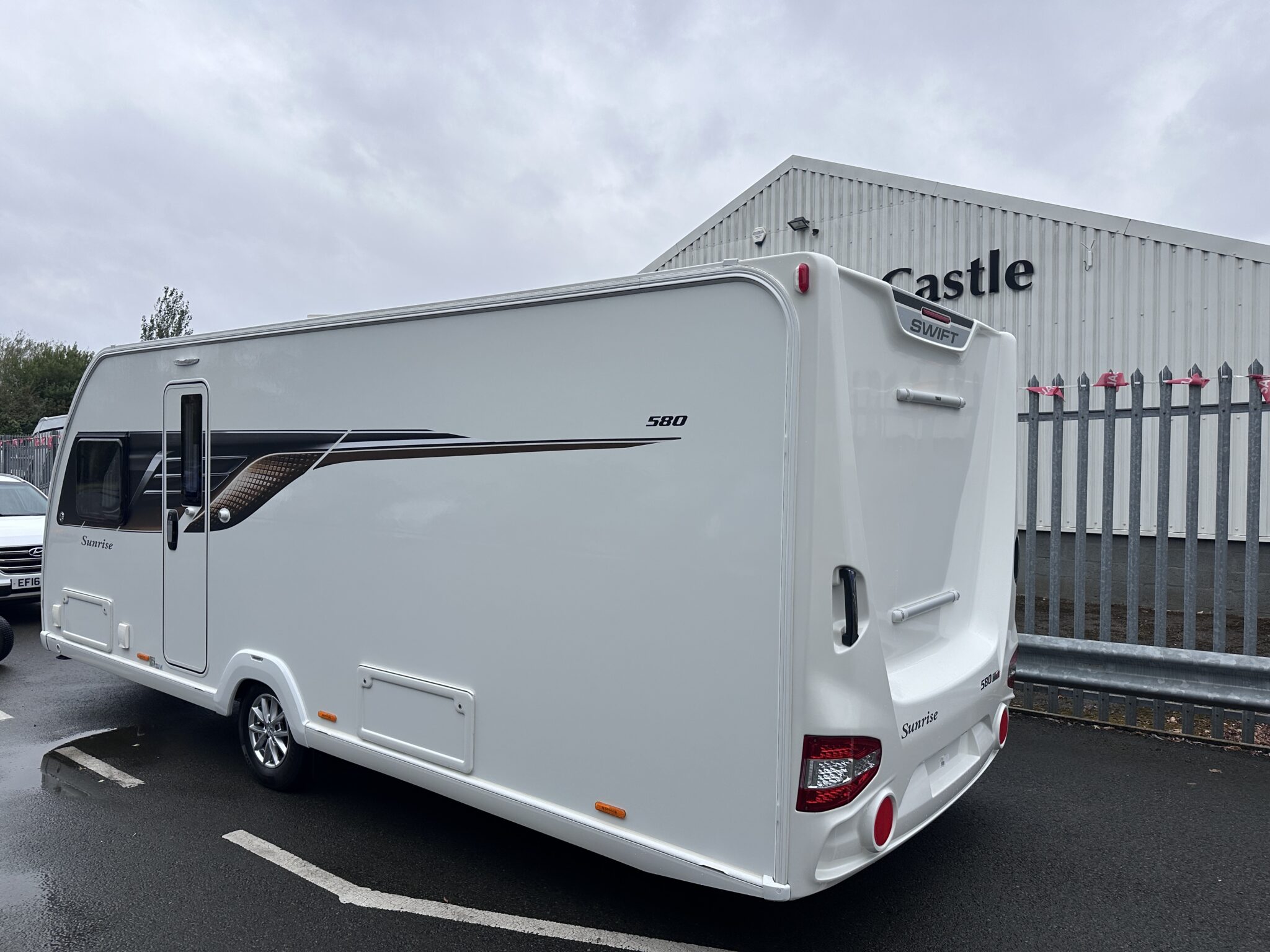 Swift Sunrise 580 – 2022 Caravan - Image 4