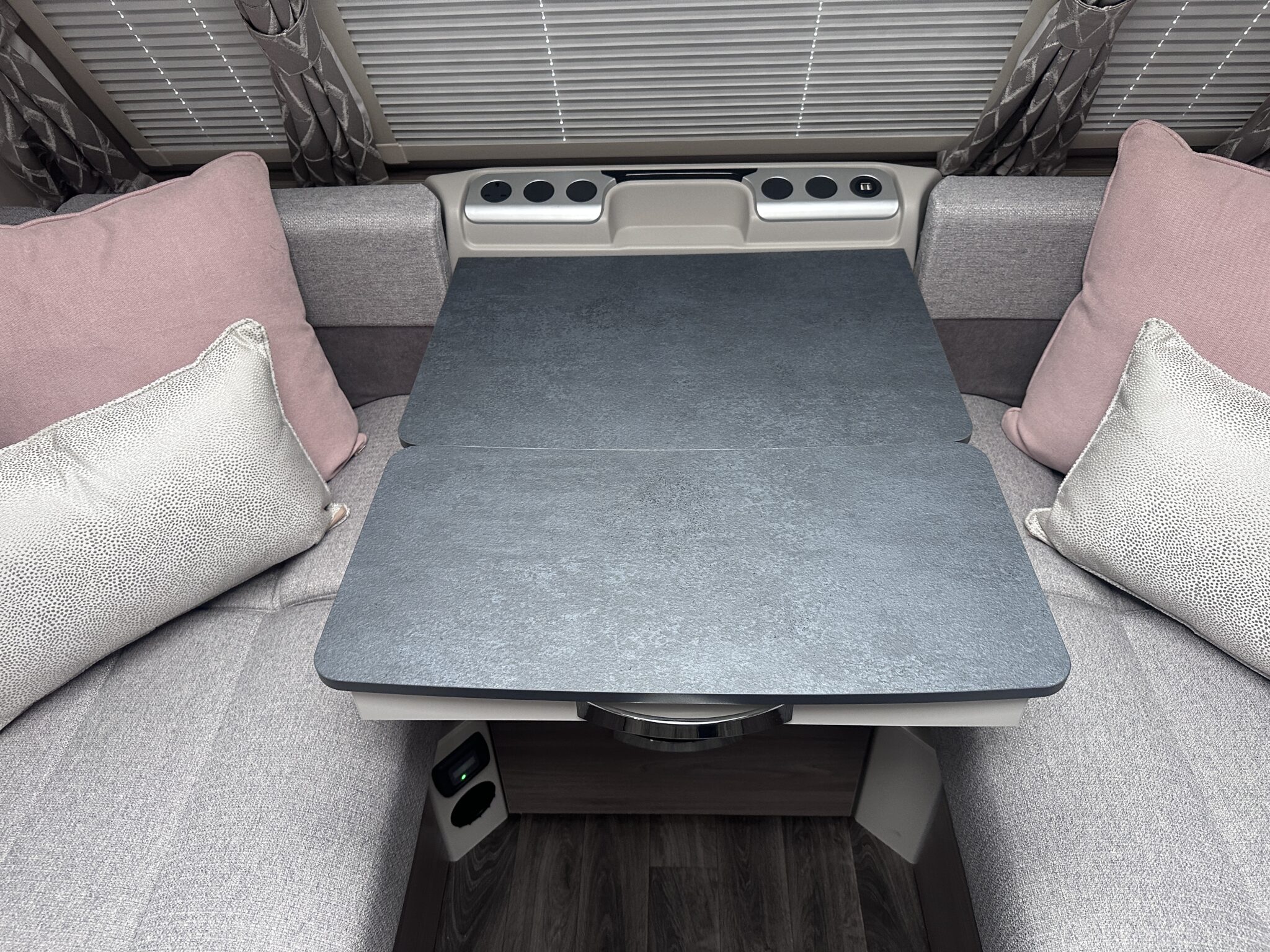 Swift Vogue 480 – 2023 Caravan - Image 40