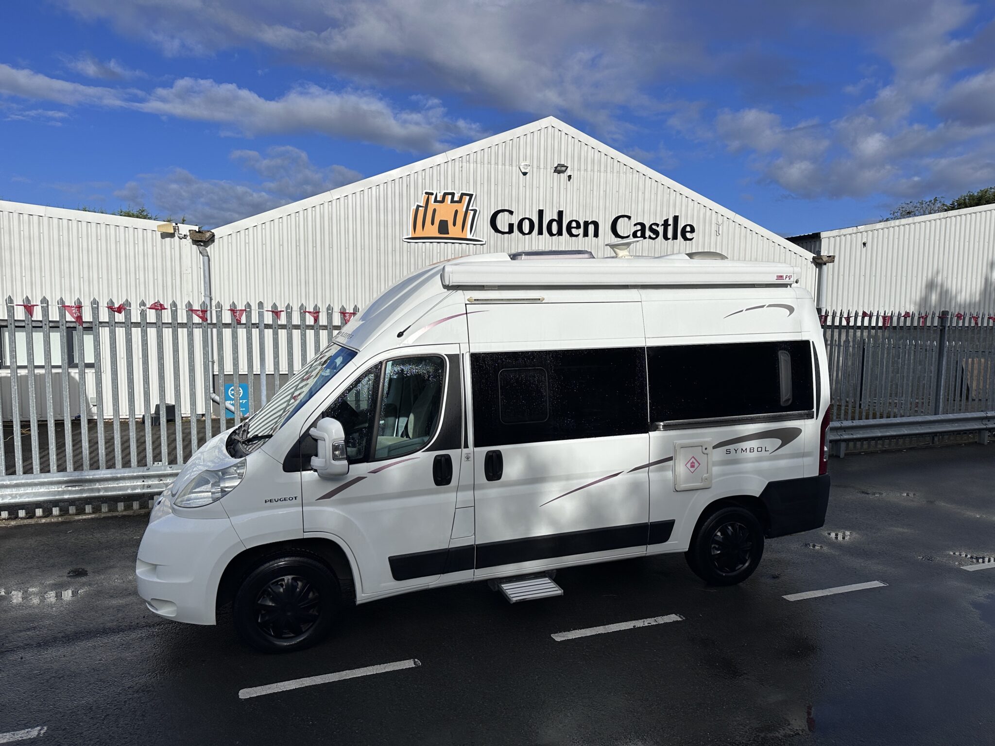 Auto-Sleeper Symbol – 2008 Motorhome - Image 4