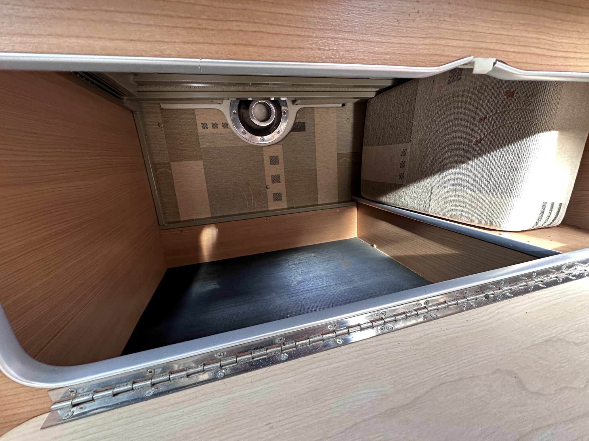 Auto-Sleeper Symbol – 2008 Motorhome - Image 46