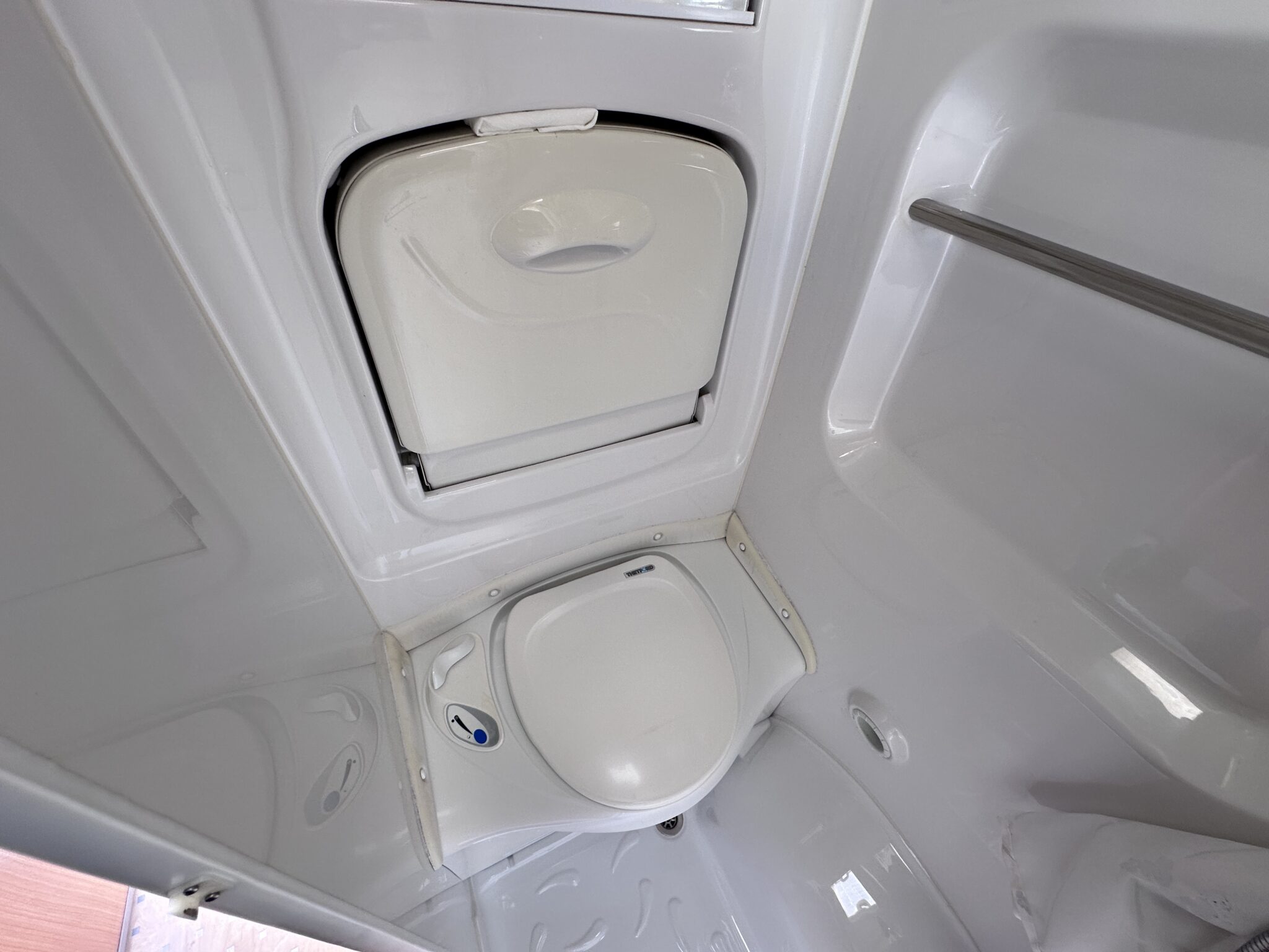 Auto-Sleeper Symbol – 2008 Motorhome - Image 73
