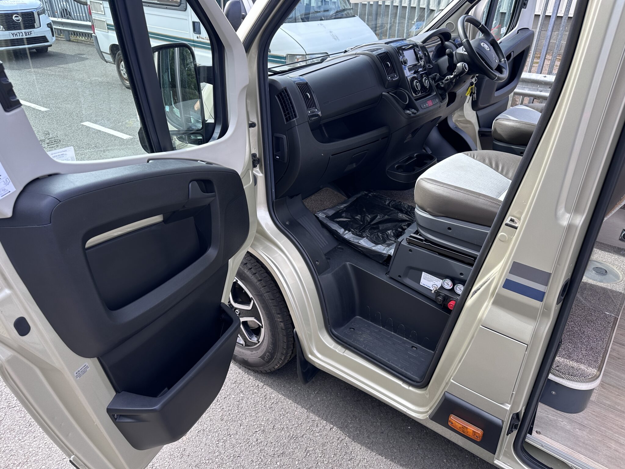 Auto-Sleeper Kemerton XL – 2021 Motorhome - Image 14