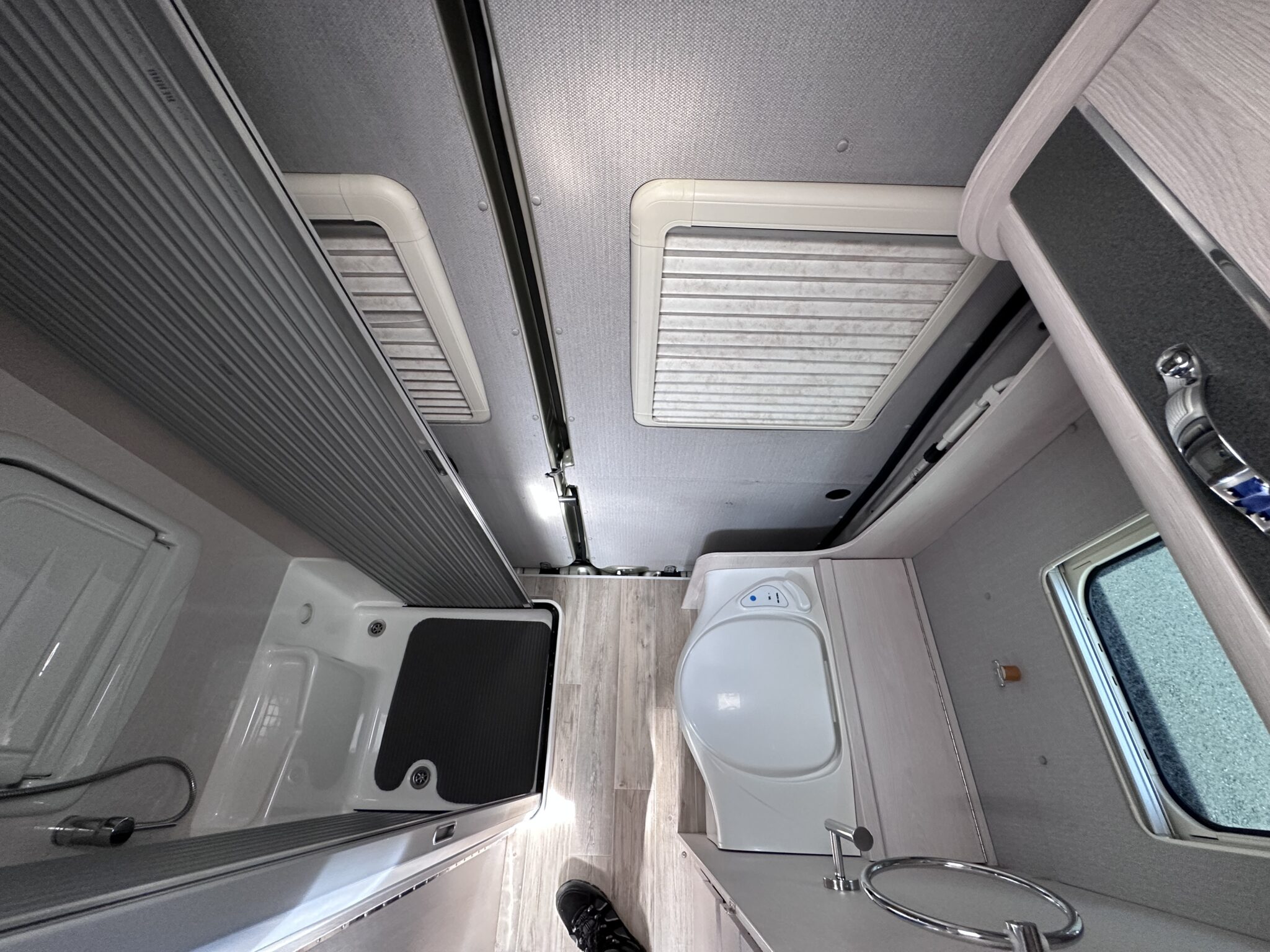 Auto-Sleeper Kemerton XL – 2021 Motorhome - Image 38