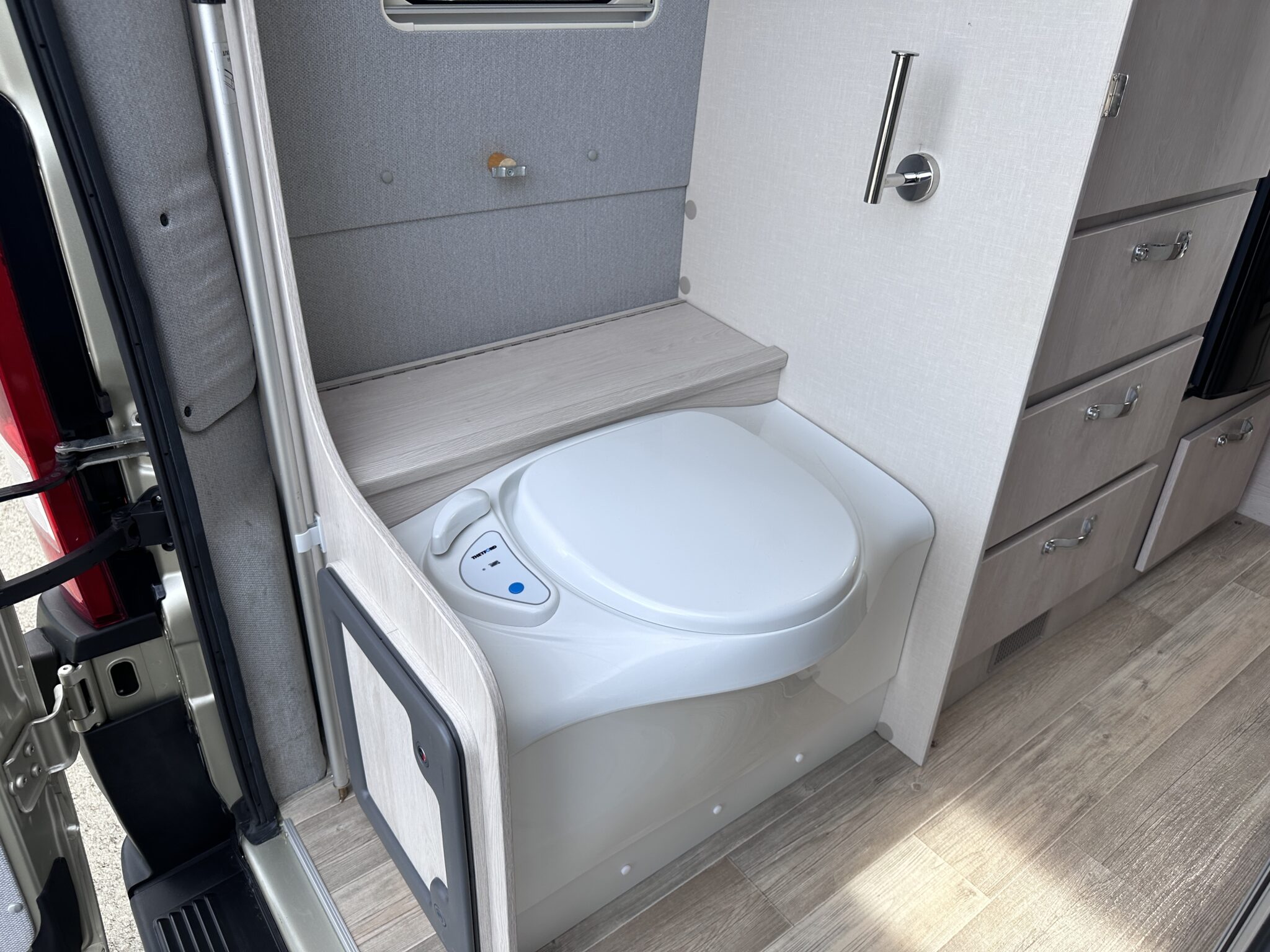 Auto-Sleeper Kemerton XL – 2021 Motorhome - Image 41