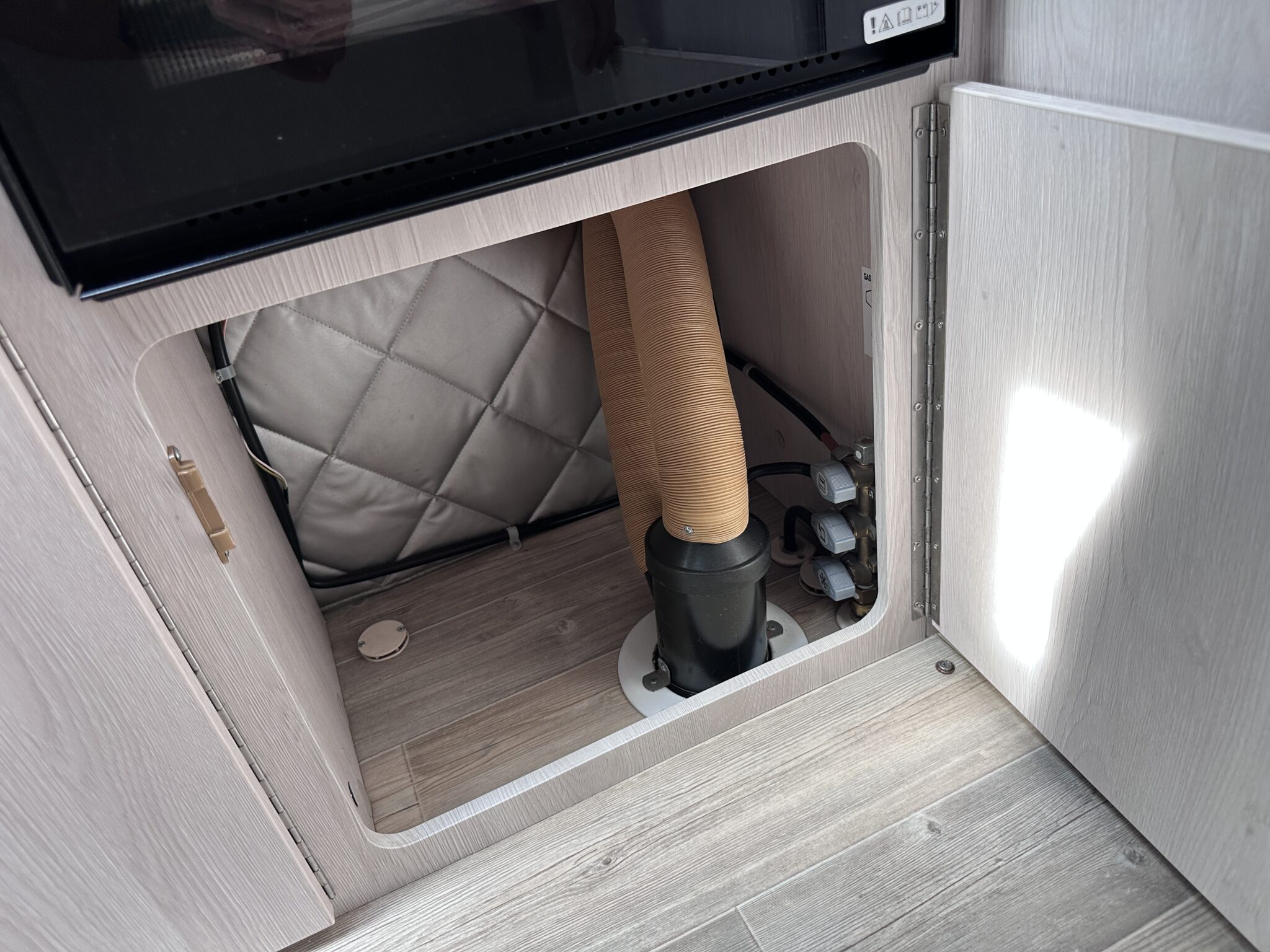 Auto-Sleeper Kemerton XL – 2021 Motorhome - Image 71