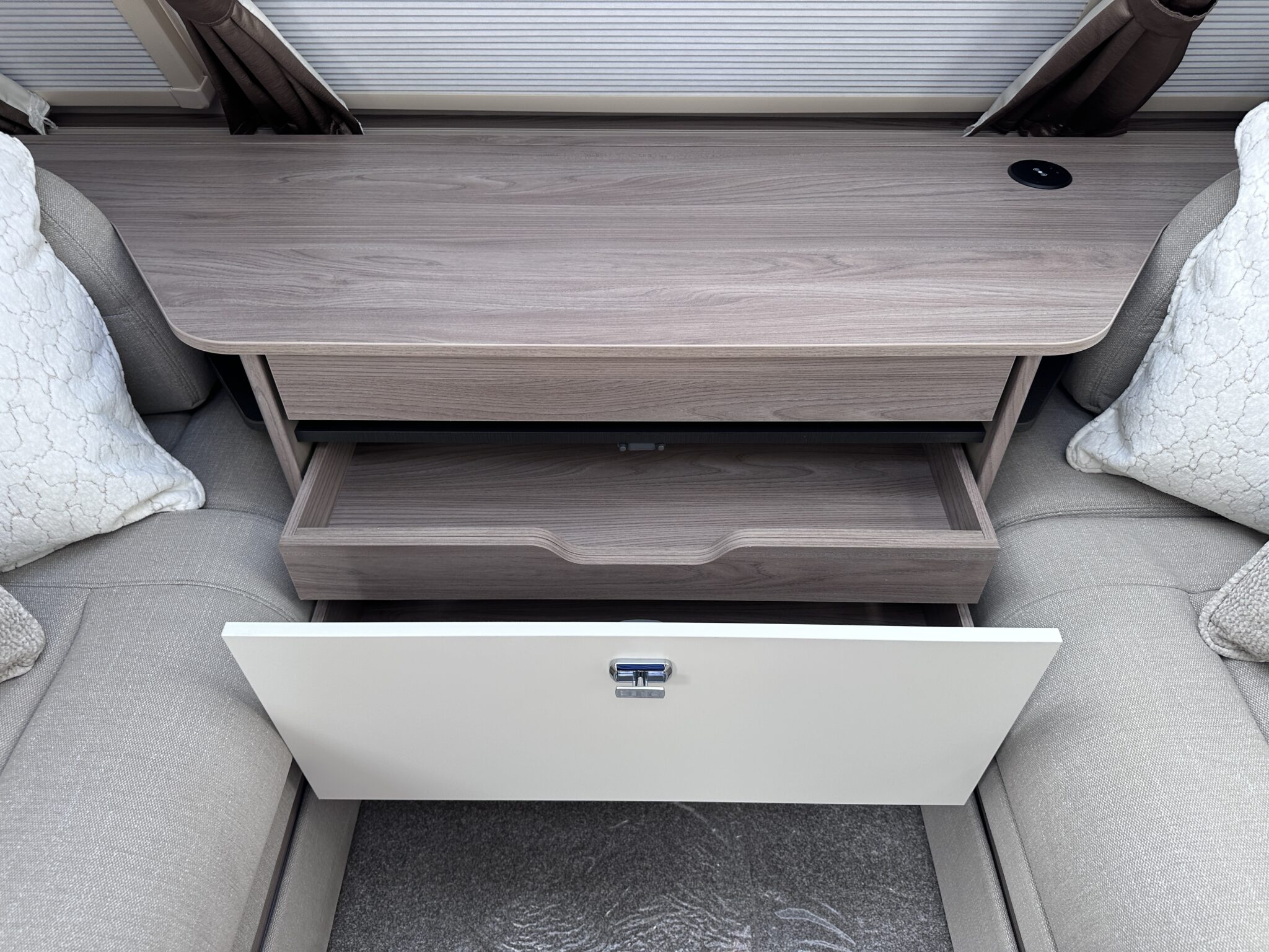 Swift Elegance Grande 845 — 2027 Season - Image 45