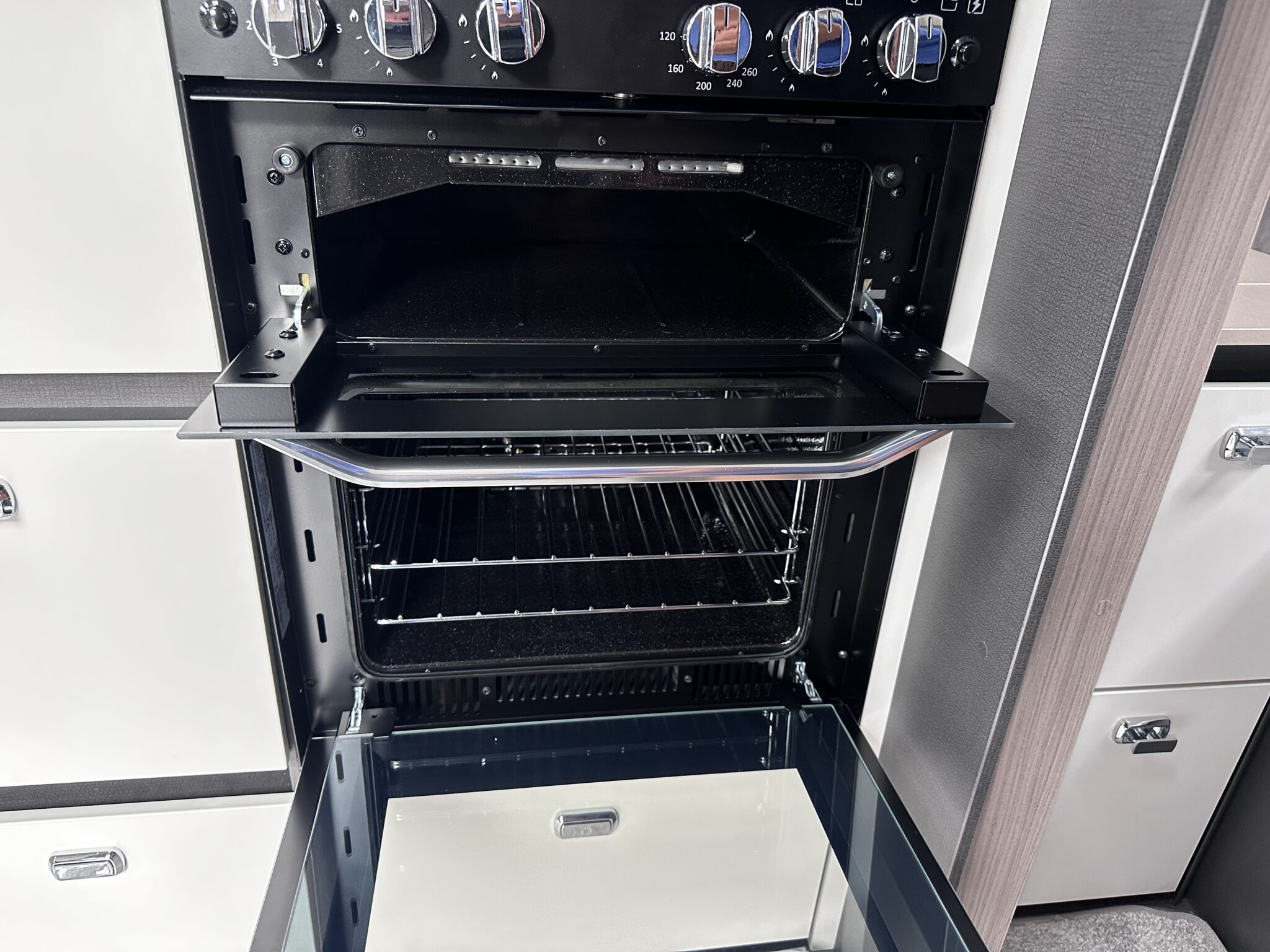 Swift Elegance Grande 845 — 2027 Season - Image 70