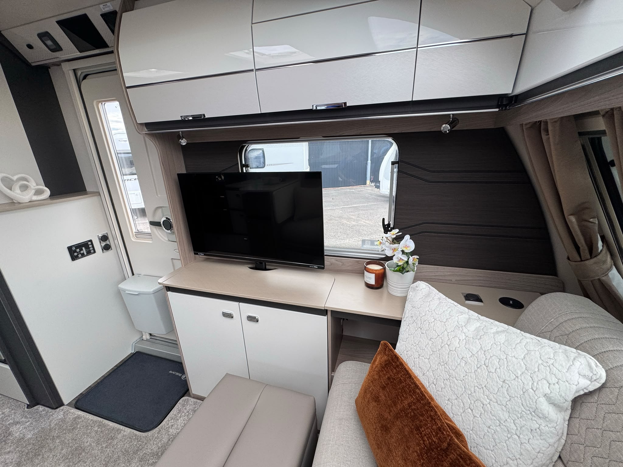 Swift Elegance Grande 850 — 2027 Season - Image 6
