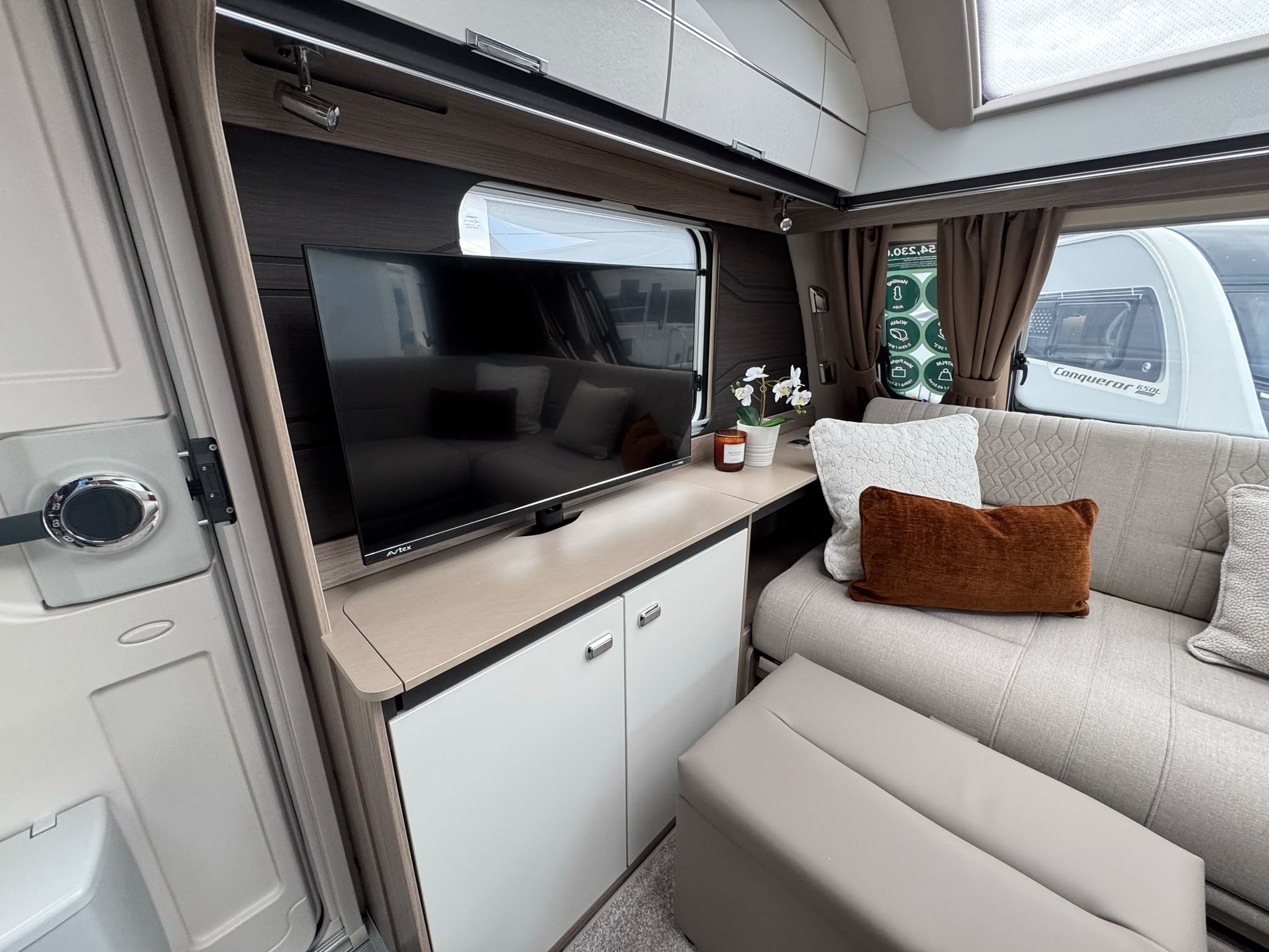 Swift Elegance Grande 850 — 2027 Season - Image 8