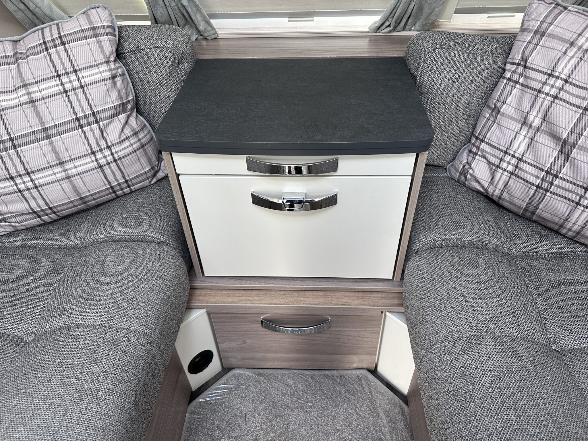 Swift Sprite Compact – 2023 Caravan - Image 32