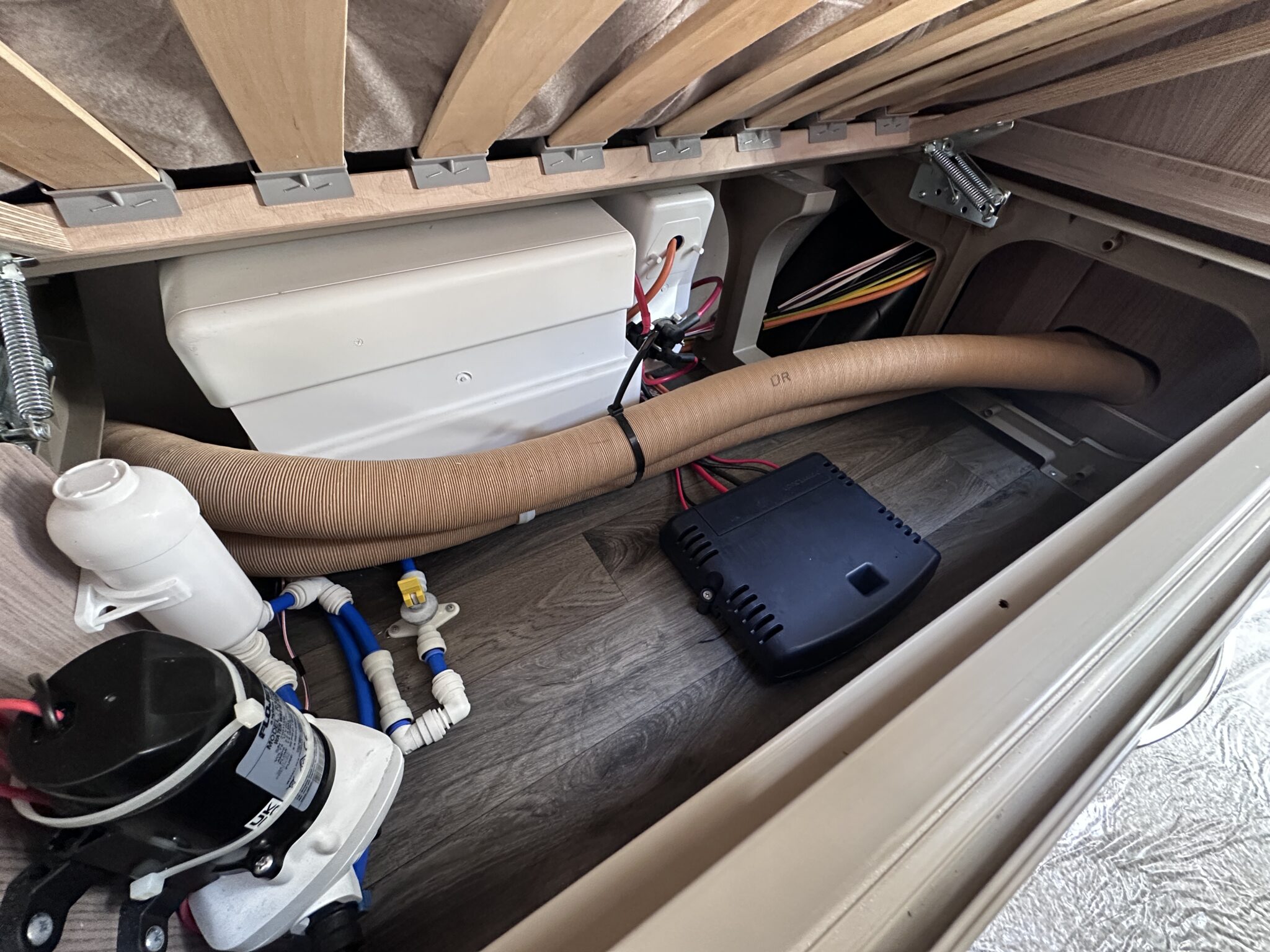 Swift Sprite Compact – 2023 Caravan - Image 42