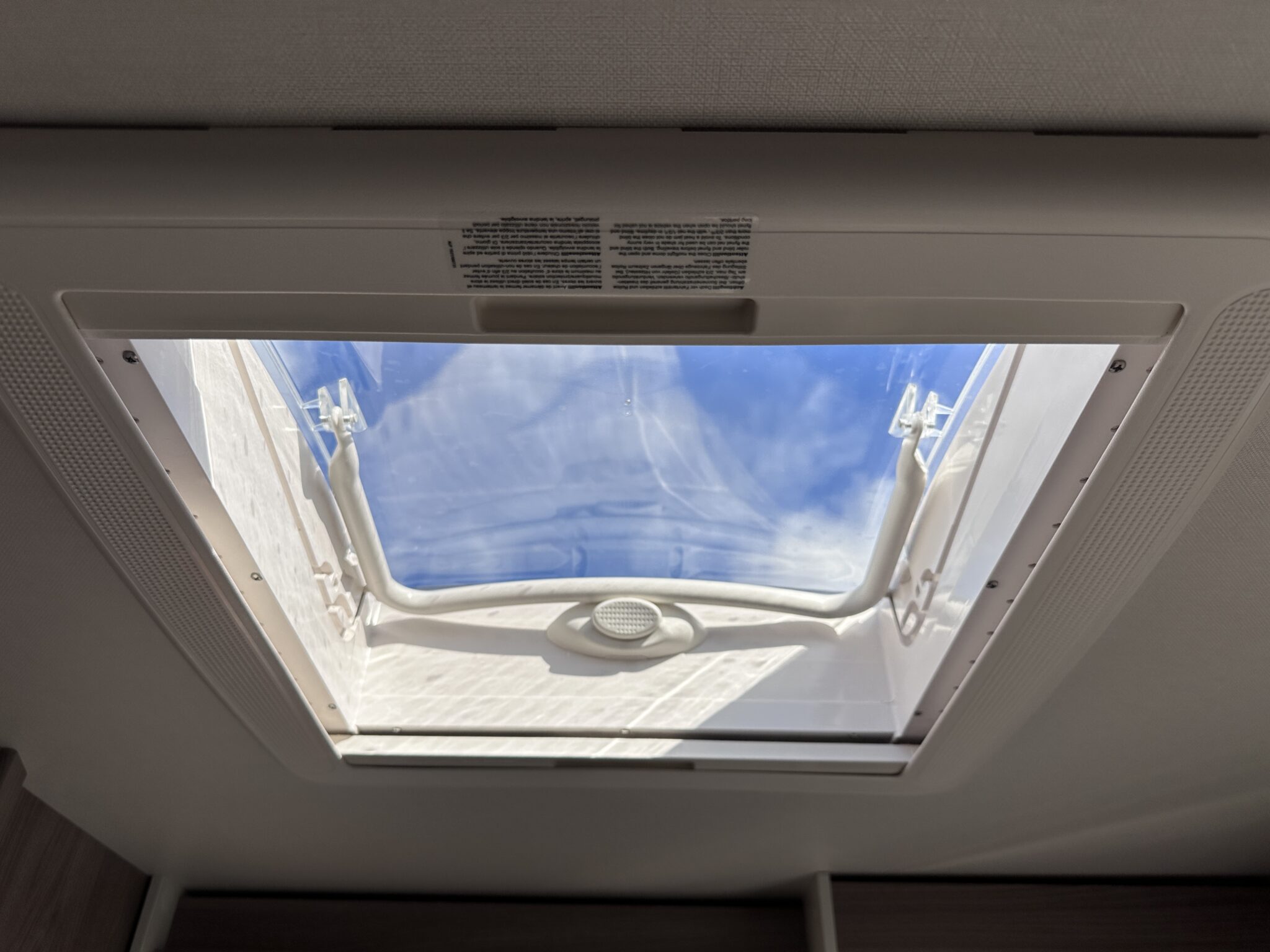 Swift Sprite Compact – 2023 Caravan - Image 65