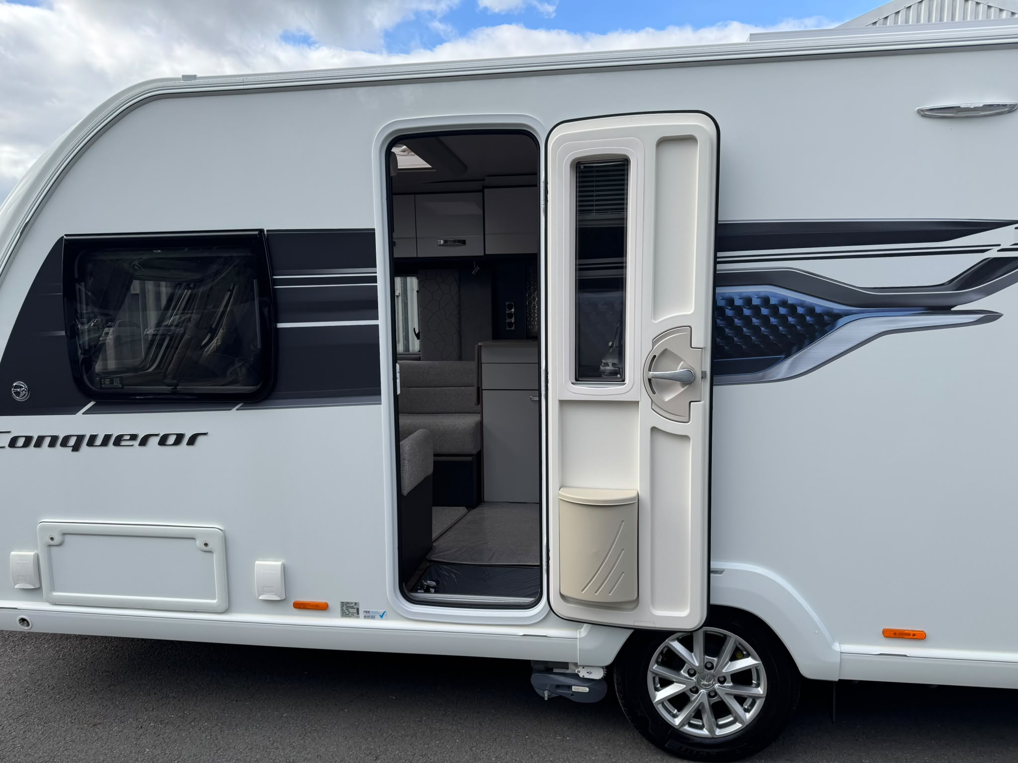 Swift Conqueror 560 – 2022 Caravan - Image 9